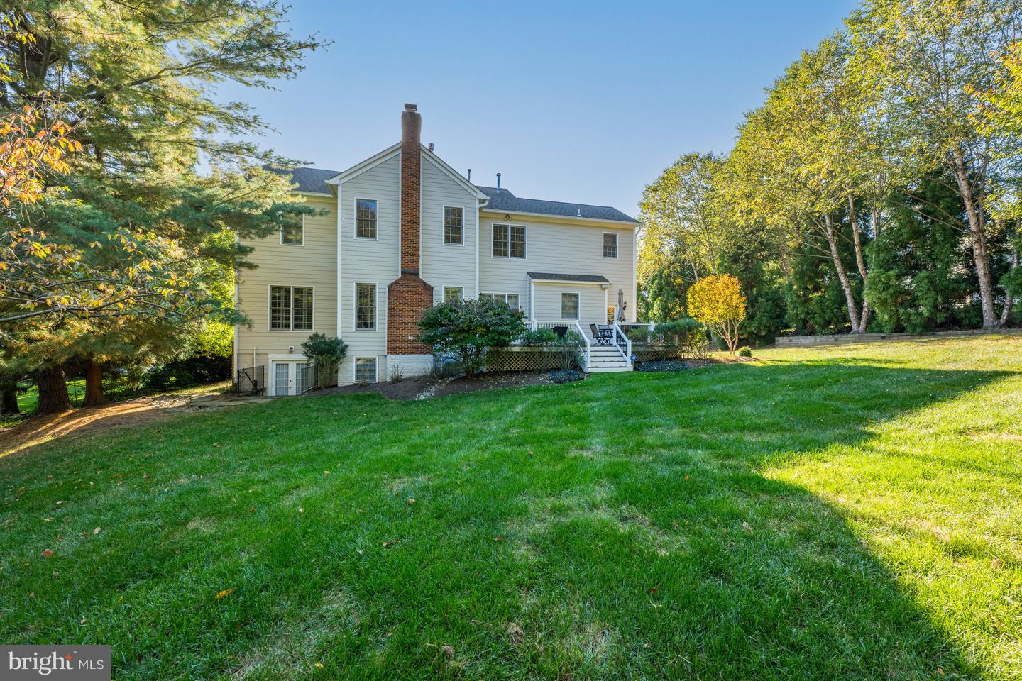 2111 POWHATAN ST, FALLS CHURCH, Virginia 22043, 5 Bedrooms Bedrooms, ,4 BathroomsBathrooms,Residential,For sale,2111 POWHATAN ST,VAFX2220676 MLS # VAFX2220676