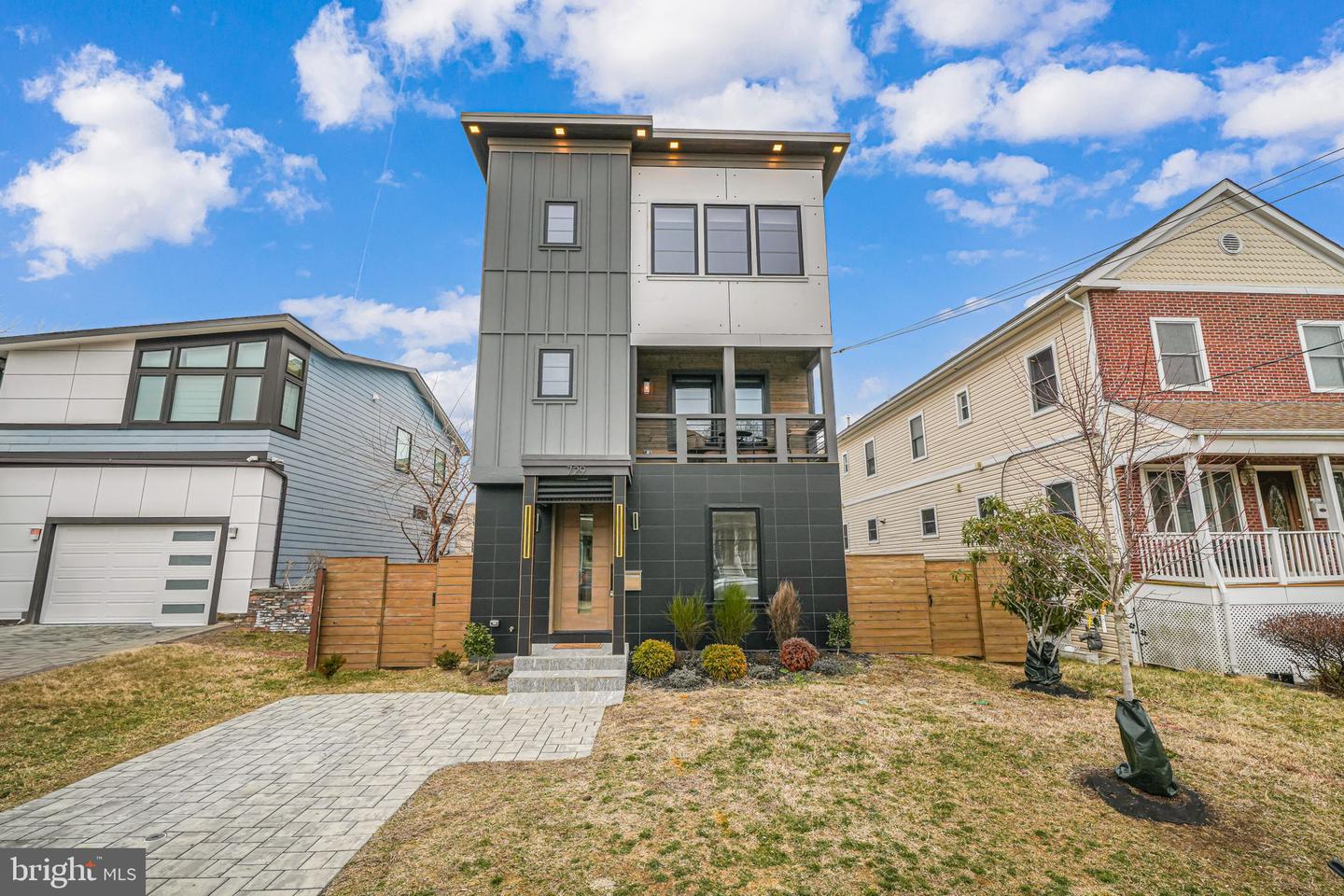 729 N BARTON ST, ARLINGTON, Virginia 22201, 6 Bedrooms Bedrooms, ,5 BathroomsBathrooms,Residential,For sale,729 N BARTON ST,VAAR2053092 MLS # VAAR2053092