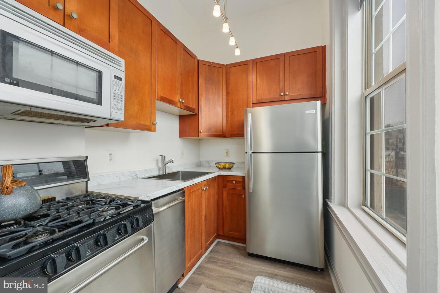 101 N CAROLINA AVE SE #301, WASHINGTON, District Of Columbia 20003, 3 Rooms Rooms,1 BathroomBathrooms,Residential,For sale,101 N CAROLINA AVE SE #301,DCDC2184280 MLS # DCDC2184280