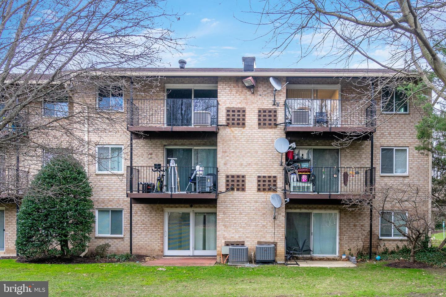 6270-F ROSE HILL CT #6, ALEXANDRIA, Virginia 22310, 1 Bedroom Bedrooms, ,1 BathroomBathrooms,Residential,For sale,6270-F ROSE HILL CT #6,VAFX2221212 MLS # VAFX2221212