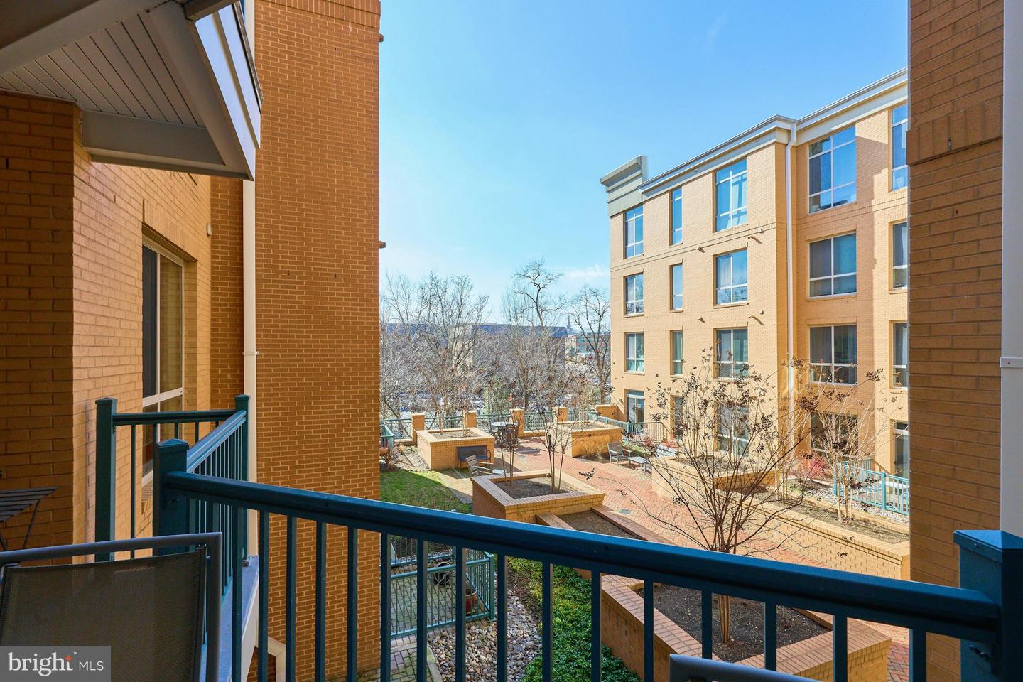 2200 N WESTMORELAND ST #321, ARLINGTON, Virginia 22213, 2 Bedrooms Bedrooms, ,2 BathroomsBathrooms,Residential,For sale,2200 N WESTMORELAND ST #321,VAAR2053308 MLS # VAAR2053308