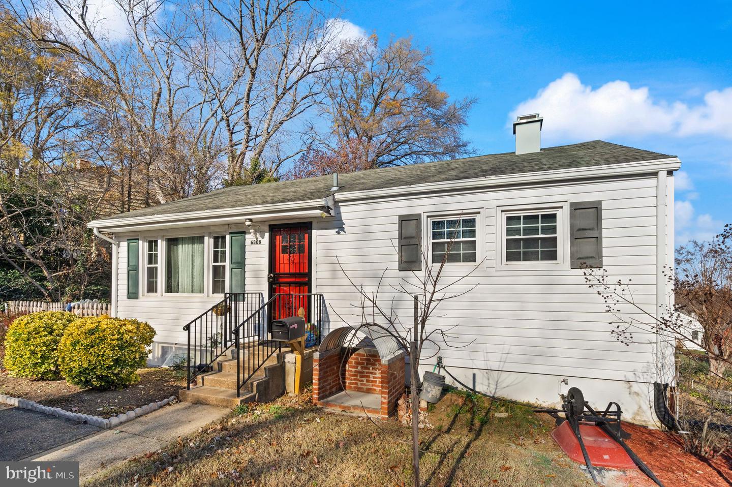 6308 GENTELE CT, ALEXANDRIA, Virginia 22310, 3 Bedrooms Bedrooms, ,2 BathroomsBathrooms,Residential,For sale,6308 GENTELE CT,VAFX2221682 MLS # VAFX2221682