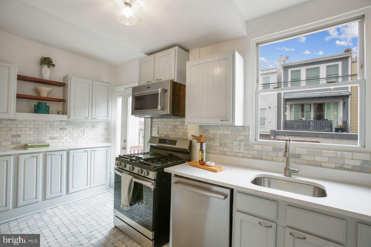 1315 D ST NE, WASHINGTON, District Of Columbia 20002, 3 Bedrooms Bedrooms, ,3 BathroomsBathrooms,Residential,For sale,1315 D ST NE,DCDC2185046 MLS # DCDC2185046