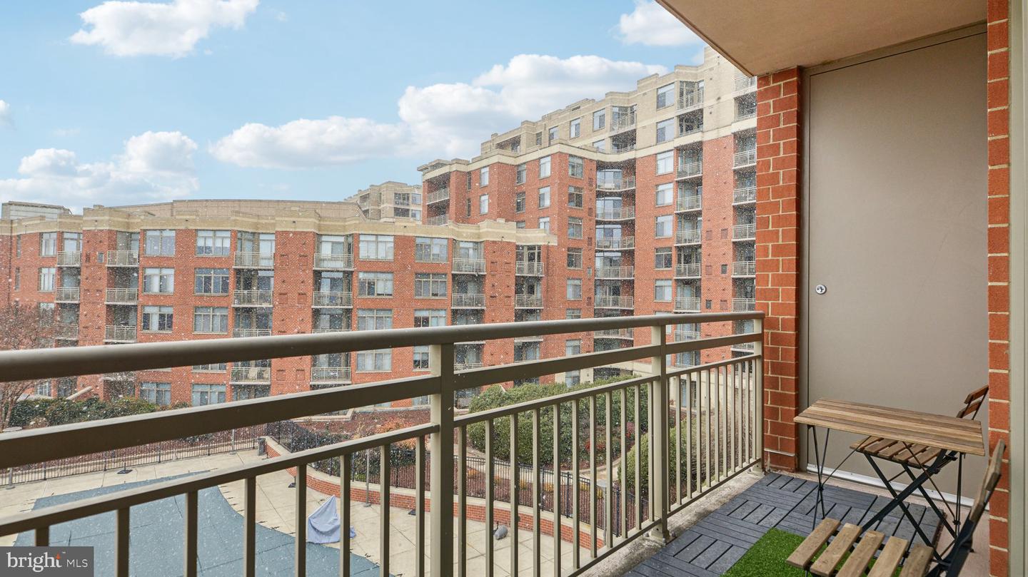 3650 S GLEBE RD #557, ARLINGTON, Virginia 22202, 1 Bedroom Bedrooms, ,1 BathroomBathrooms,Residential,For sale,3650 S GLEBE RD #557,VAAR2053294 MLS # VAAR2053294