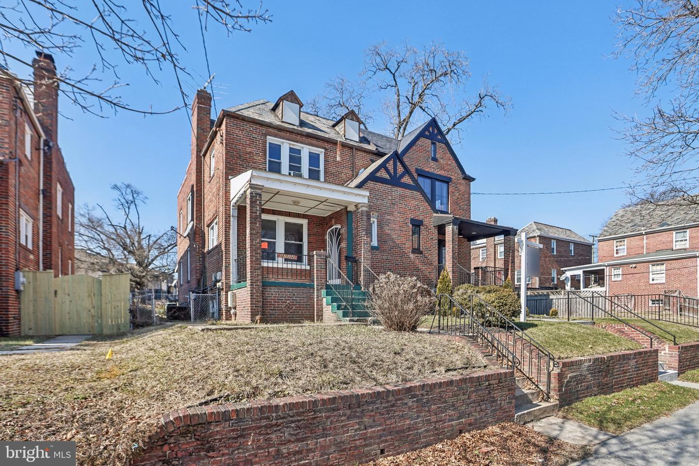 5724 6TH ST NW, WASHINGTON, District Of Columbia 20011, 4 Bedrooms Bedrooms, ,3 BathroomsBathrooms,Residential,For sale,5724 6TH ST NW,DCDC2184892 MLS # DCDC2184892