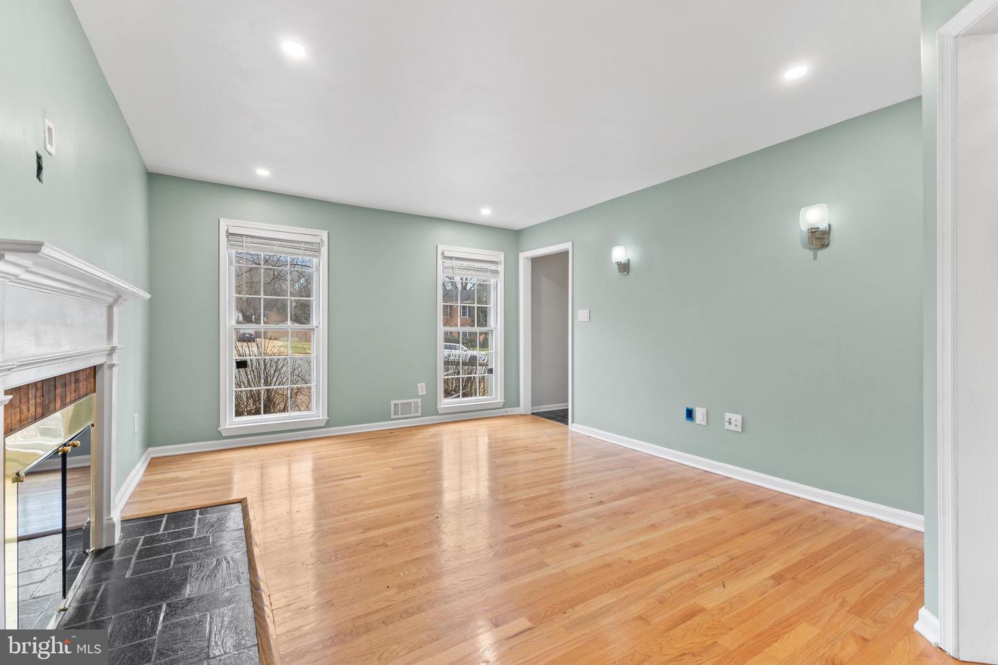 7500 TOLL CT, ALEXANDRIA, Virginia 22306, 4 Bedrooms Bedrooms, ,3 BathroomsBathrooms,Residential,For sale,7500 TOLL CT,VAFX2221566 MLS # VAFX2221566