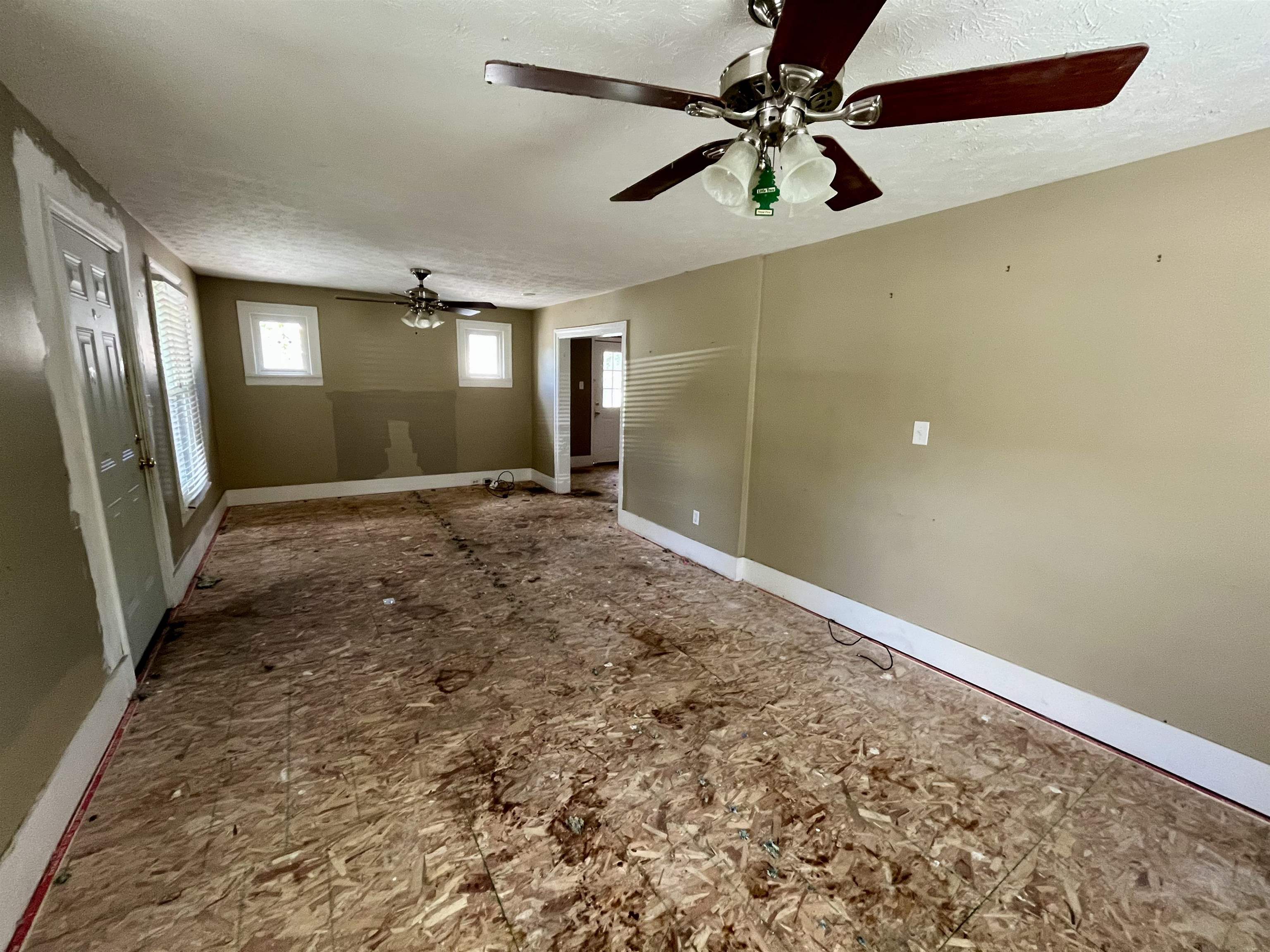 1112 BUTLER ST, STAUNTON, Virginia 24401, 4 Bedrooms Bedrooms, ,1 BathroomBathrooms,Residential,1112 BUTLER ST,660864 MLS # 660864