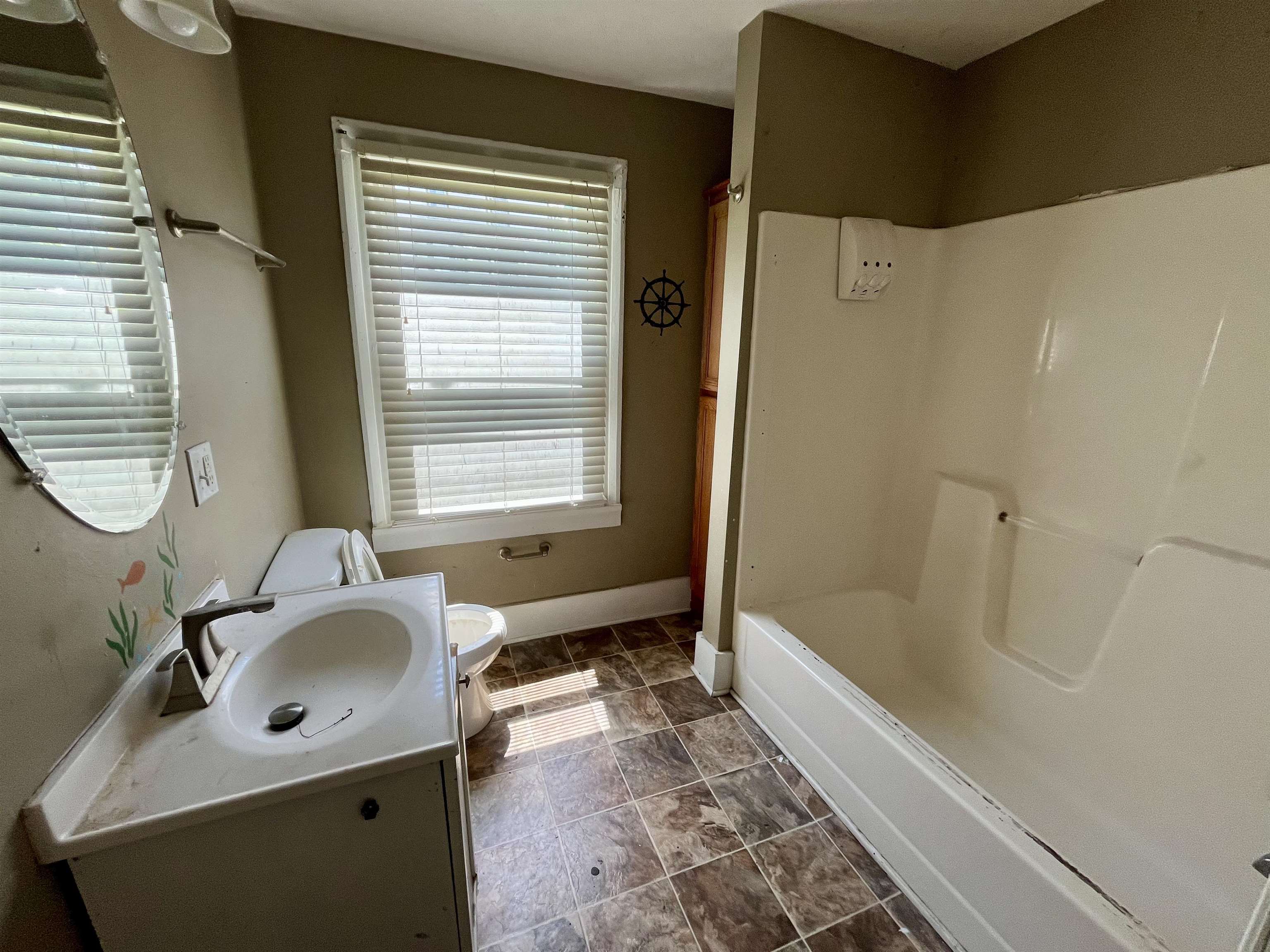 1112 BUTLER ST, STAUNTON, Virginia 24401, 4 Bedrooms Bedrooms, ,1 BathroomBathrooms,Residential,1112 BUTLER ST,660864 MLS # 660864
