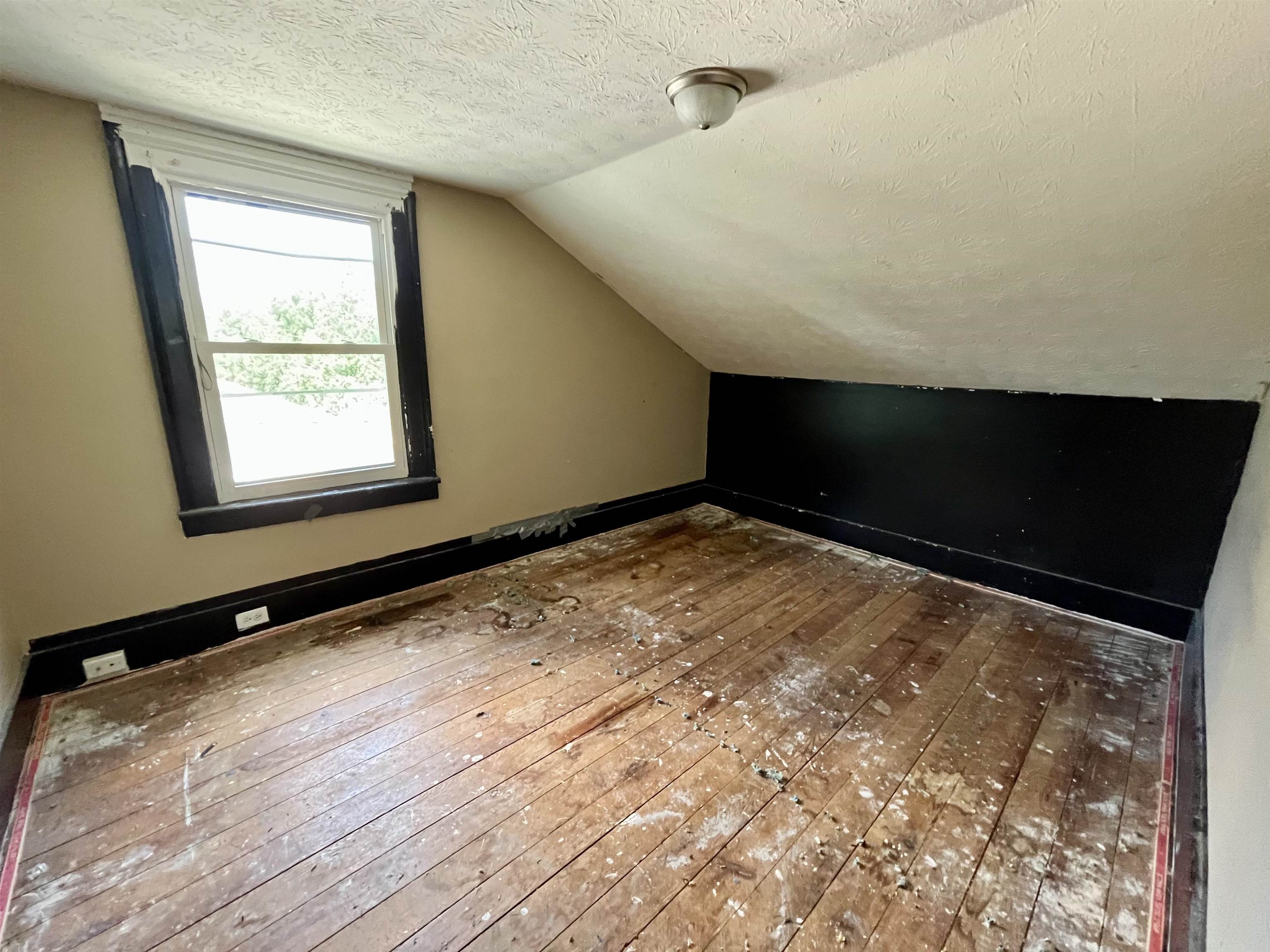 1112 BUTLER ST, STAUNTON, Virginia 24401, 4 Bedrooms Bedrooms, ,1 BathroomBathrooms,Residential,1112 BUTLER ST,660864 MLS # 660864