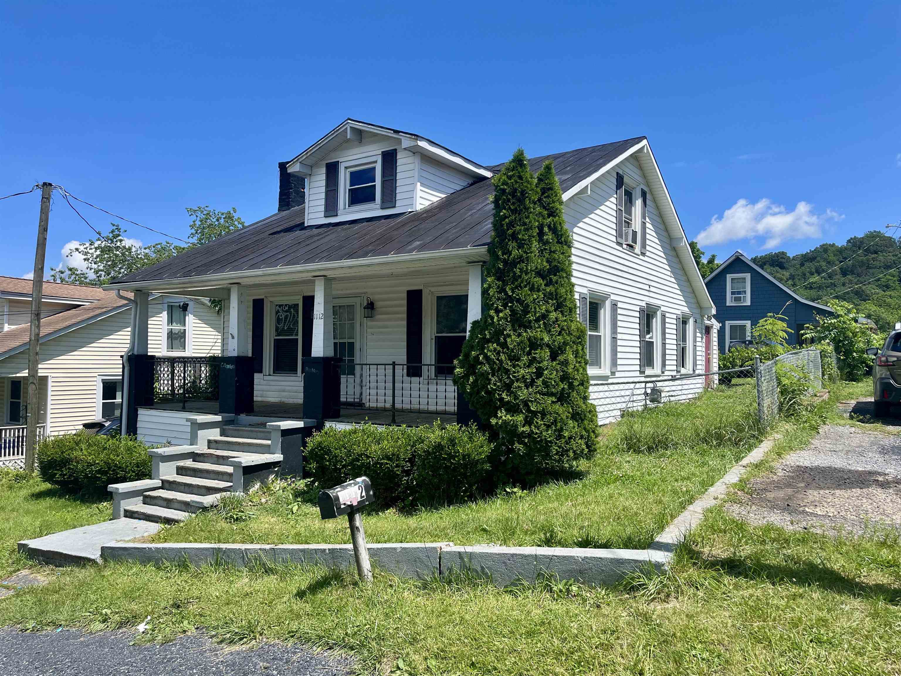 1112 BUTLER ST, STAUNTON, Virginia 24401, 4 Bedrooms Bedrooms, ,1 BathroomBathrooms,Residential,1112 BUTLER ST,660864 MLS # 660864