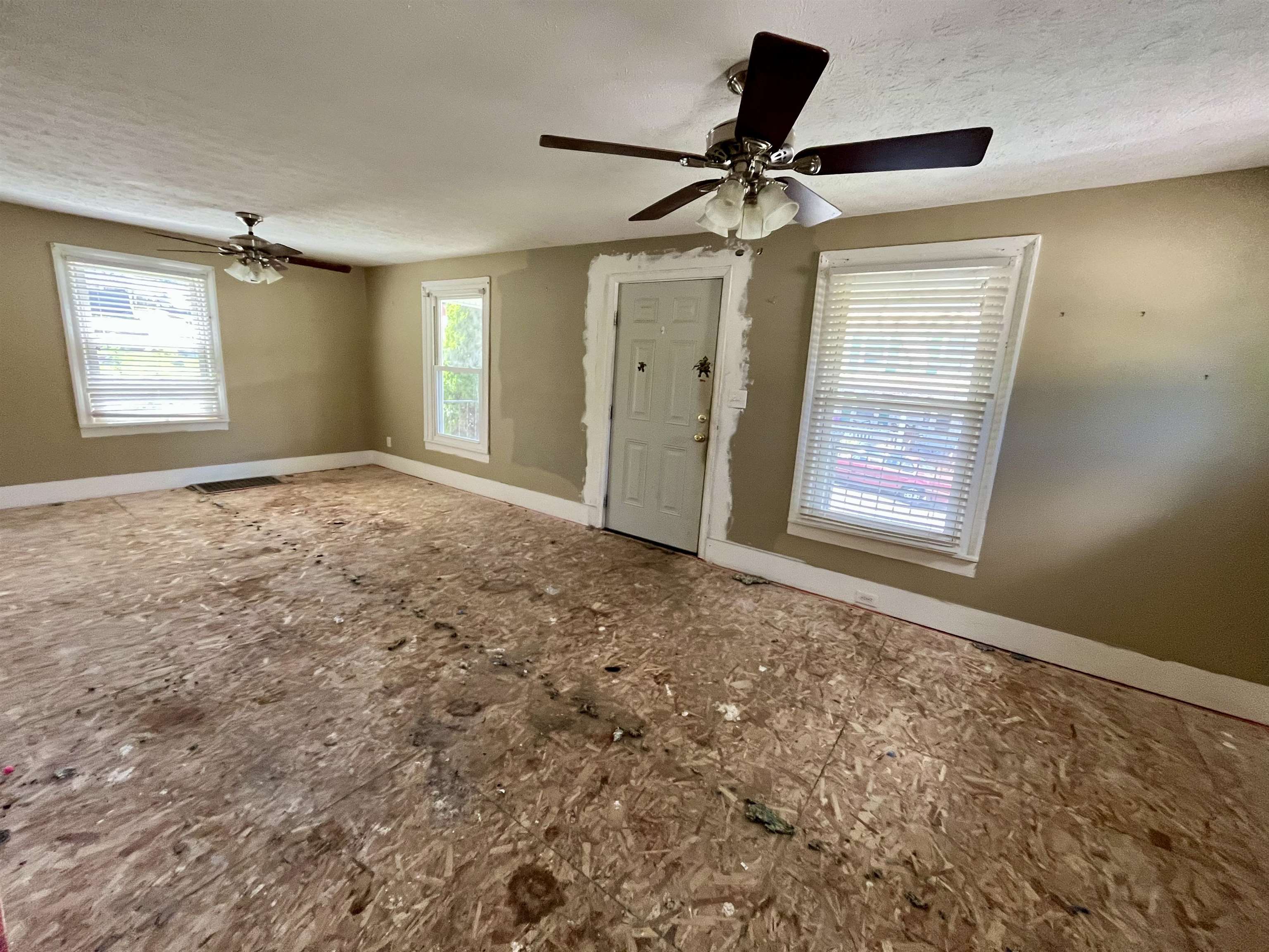 1112 BUTLER ST, STAUNTON, Virginia 24401, 4 Bedrooms Bedrooms, ,1 BathroomBathrooms,Residential,1112 BUTLER ST,660864 MLS # 660864