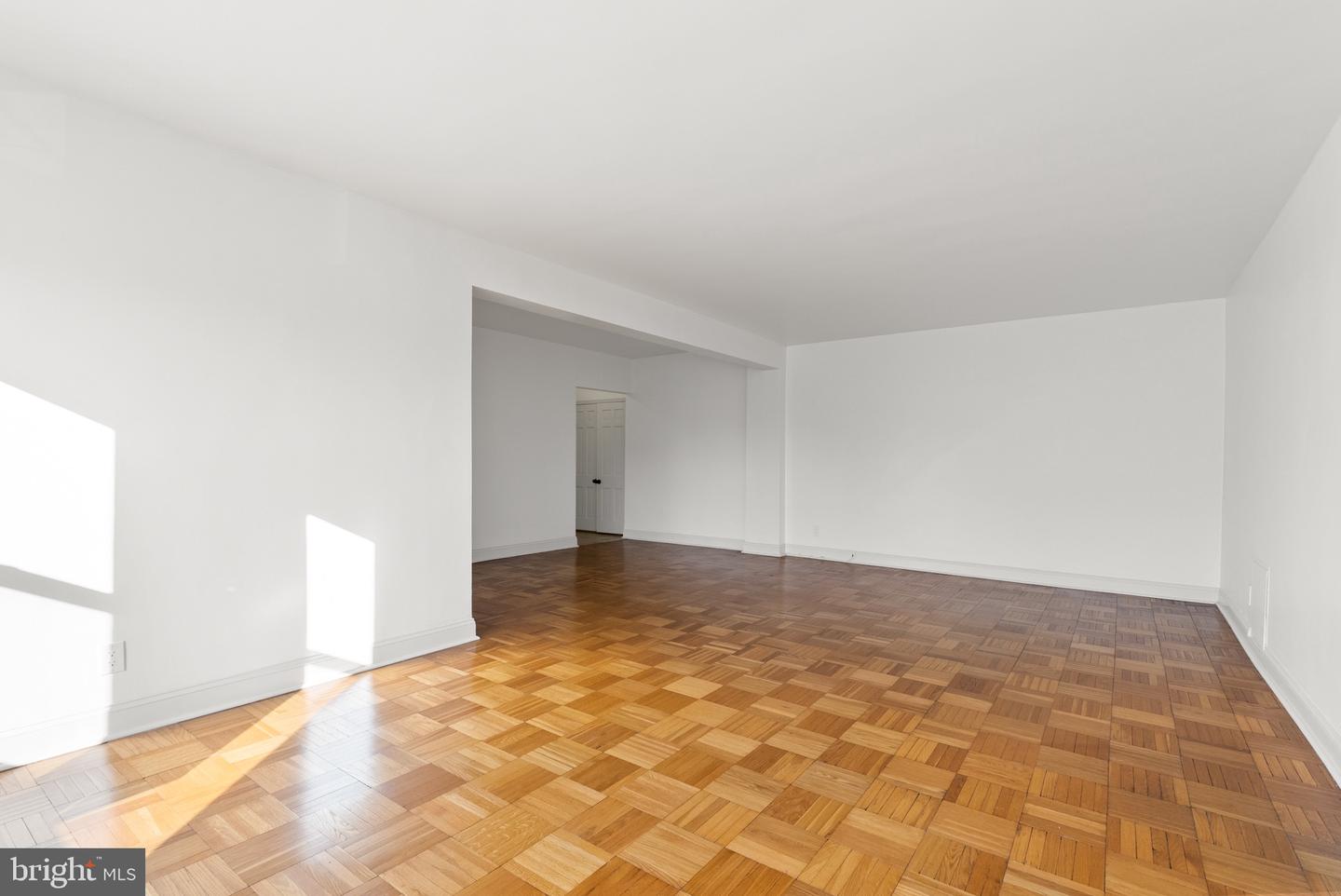 2500 Q ST NW #214, WASHINGTON, District Of Columbia 20007, 2 Bedrooms Bedrooms, ,2 BathroomsBathrooms,Residential,For sale,2500 Q ST NW #214,DCDC2175838 MLS # DCDC2175838