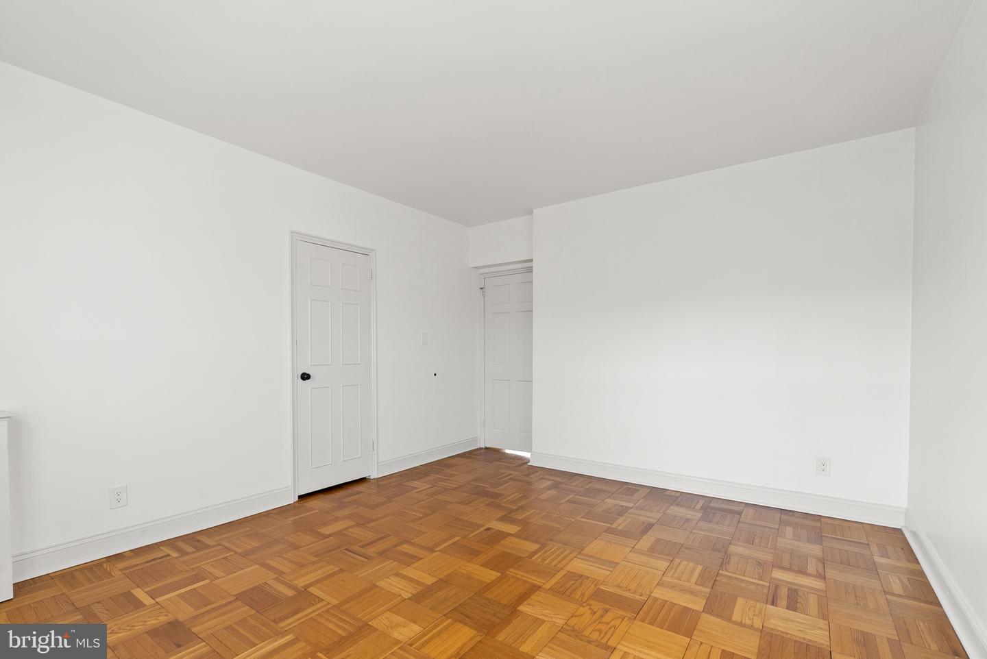2500 Q ST NW #214, WASHINGTON, District Of Columbia 20007, 2 Bedrooms Bedrooms, ,2 BathroomsBathrooms,Residential,For sale,2500 Q ST NW #214,DCDC2175838 MLS # DCDC2175838