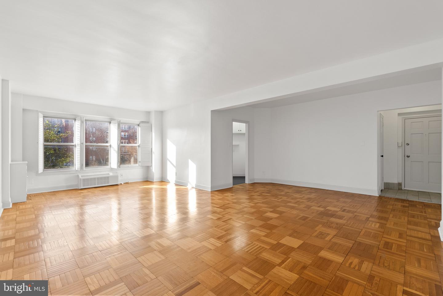 2500 Q ST NW #214, WASHINGTON, District Of Columbia 20007, 2 Bedrooms Bedrooms, ,2 BathroomsBathrooms,Residential,For sale,2500 Q ST NW #214,DCDC2175838 MLS # DCDC2175838