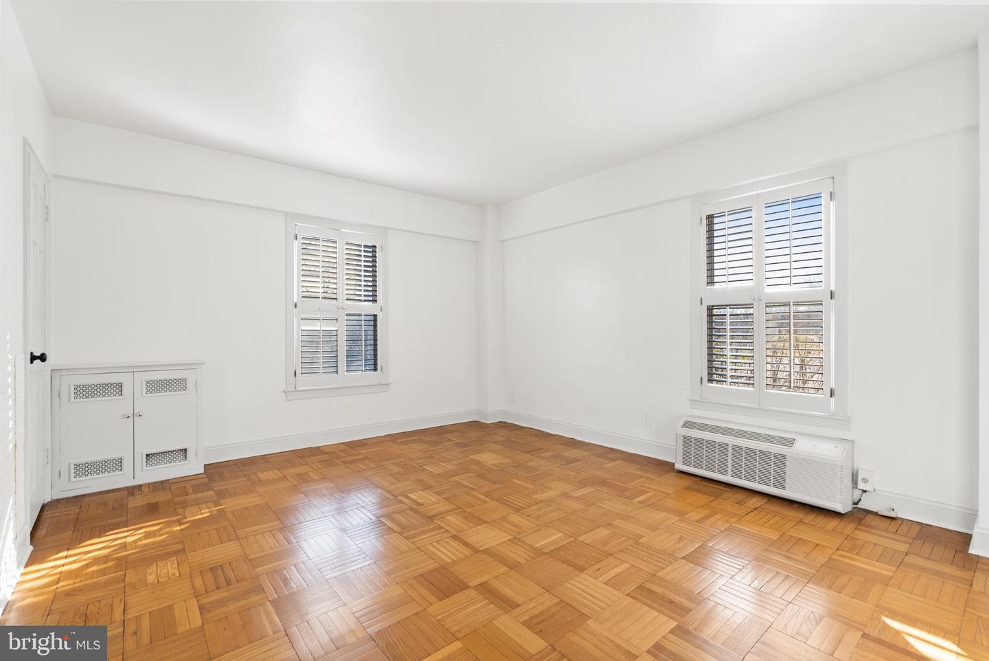 2500 Q ST NW #214, WASHINGTON, District Of Columbia 20007, 2 Bedrooms Bedrooms, ,2 BathroomsBathrooms,Residential,For sale,2500 Q ST NW #214,DCDC2175838 MLS # DCDC2175838