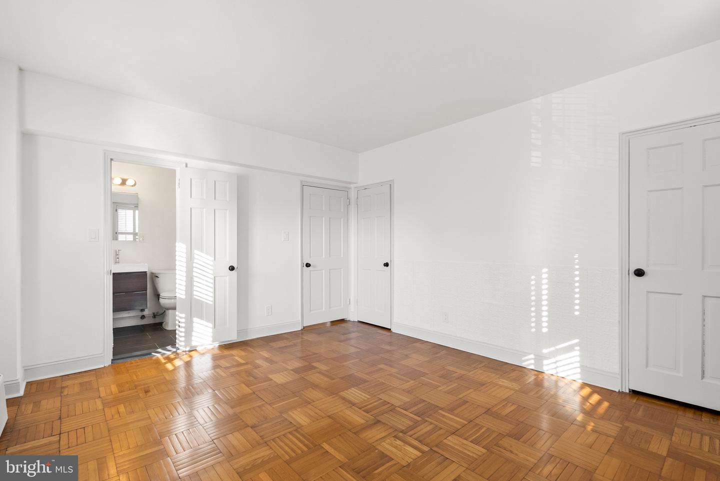 2500 Q ST NW #214, WASHINGTON, District Of Columbia 20007, 2 Bedrooms Bedrooms, ,2 BathroomsBathrooms,Residential,For sale,2500 Q ST NW #214,DCDC2175838 MLS # DCDC2175838