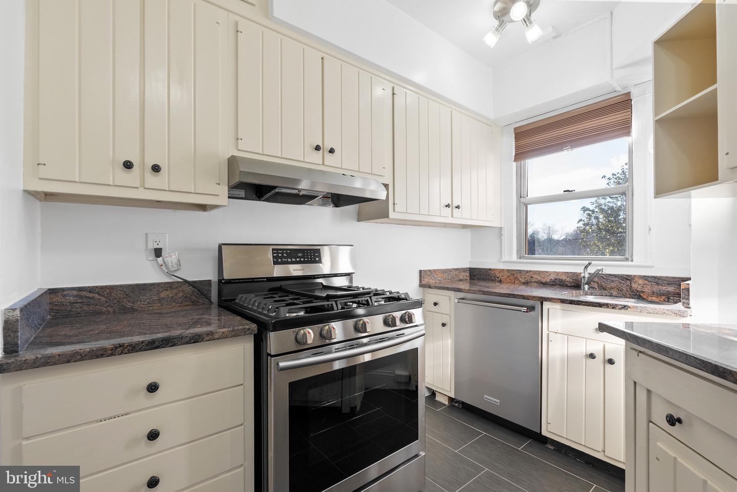 2500 Q ST NW #214, WASHINGTON, District Of Columbia 20007, 2 Bedrooms Bedrooms, ,2 BathroomsBathrooms,Residential,For sale,2500 Q ST NW #214,DCDC2175838 MLS # DCDC2175838
