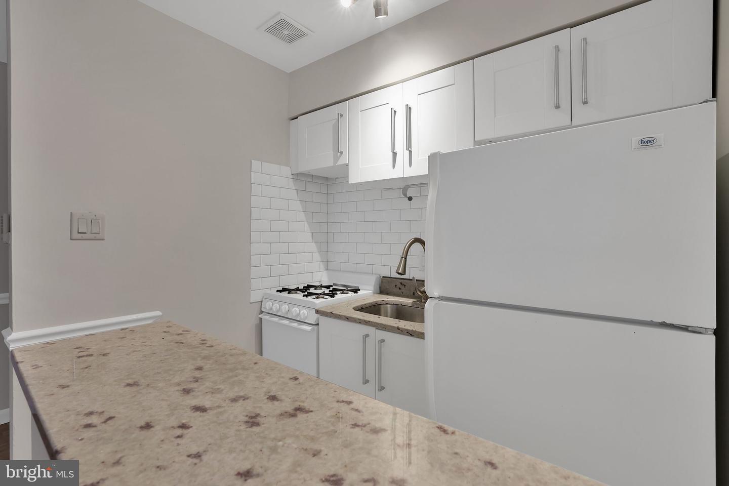 513 12TH ST NE #3, WASHINGTON, District Of Columbia 20002, 2 Bedrooms Bedrooms, ,1 BathroomBathrooms,Residential,For sale,513 12TH ST NE #3,DCDC2183772 MLS # DCDC2183772