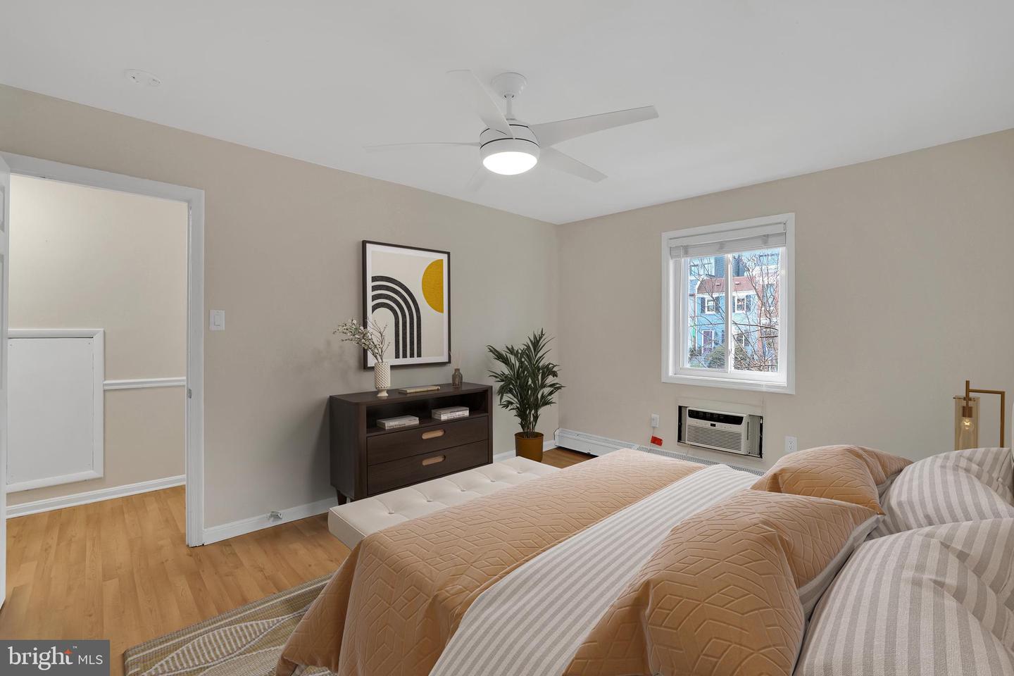 513 12TH ST NE #3, WASHINGTON, District Of Columbia 20002, 2 Bedrooms Bedrooms, ,1 BathroomBathrooms,Residential,For sale,513 12TH ST NE #3,DCDC2183772 MLS # DCDC2183772