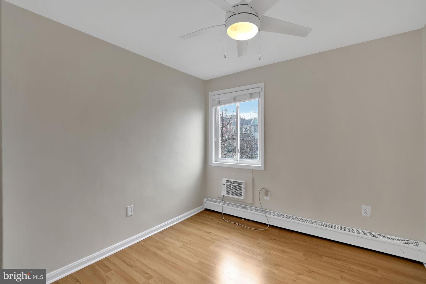 513 12TH ST NE #3, WASHINGTON, District Of Columbia 20002, 2 Bedrooms Bedrooms, ,1 BathroomBathrooms,Residential,For sale,513 12TH ST NE #3,DCDC2183772 MLS # DCDC2183772