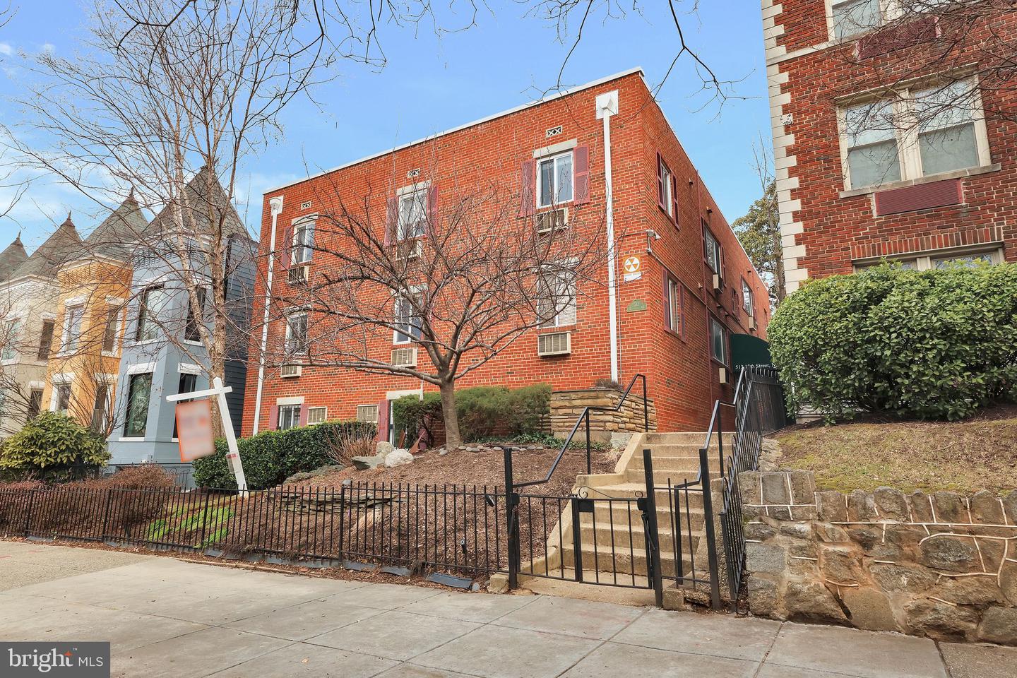 513 12TH ST NE #3, WASHINGTON, District Of Columbia 20002, 2 Bedrooms Bedrooms, ,1 BathroomBathrooms,Residential,For sale,513 12TH ST NE #3,DCDC2183772 MLS # DCDC2183772