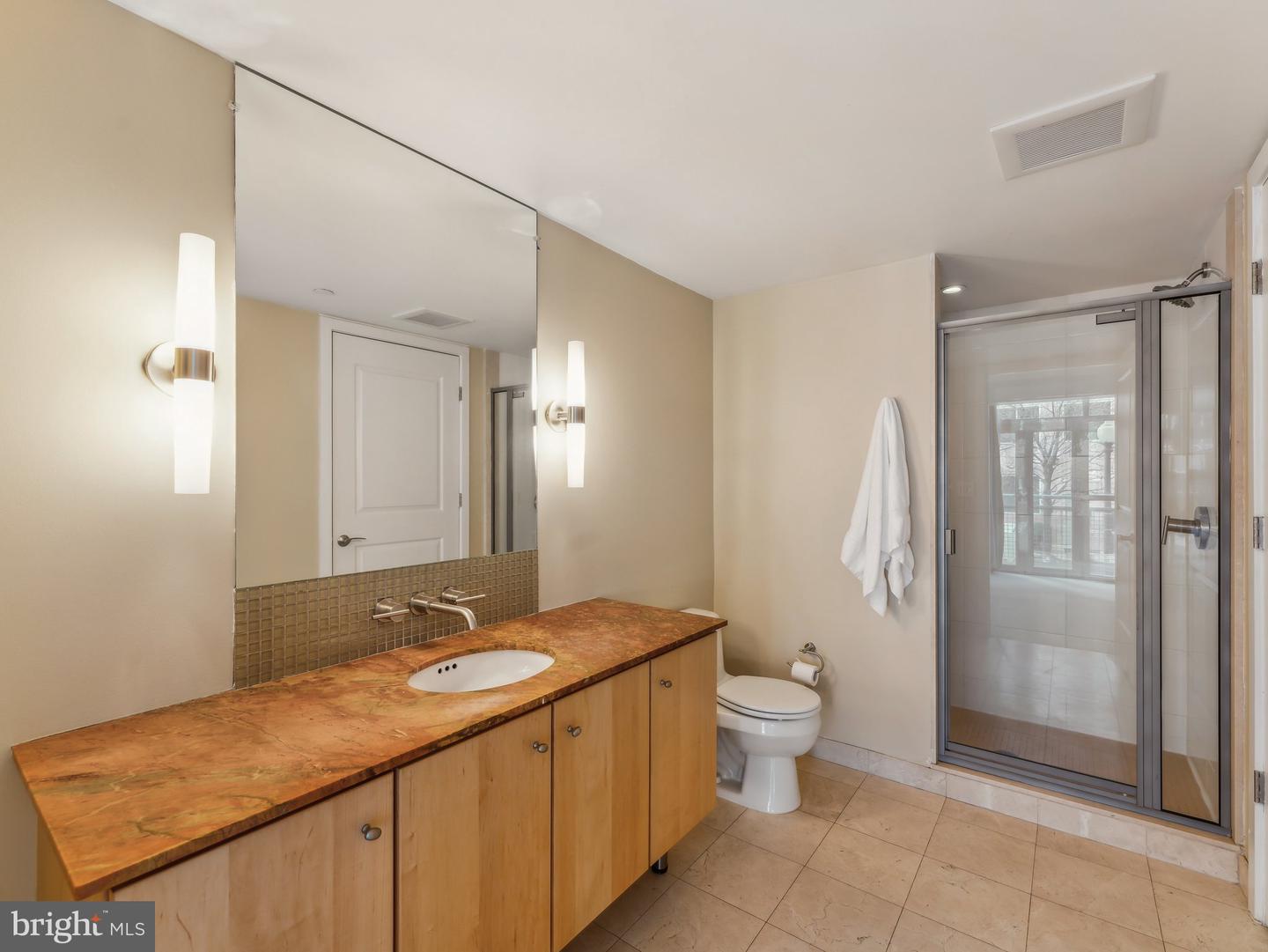 1025 1ST ST SE #202, WASHINGTON, District Of Columbia 20003, 2 Bedrooms Bedrooms, ,2 BathroomsBathrooms,Residential,For sale,1025 1ST ST SE #202,DCDC2184546 MLS # DCDC2184546