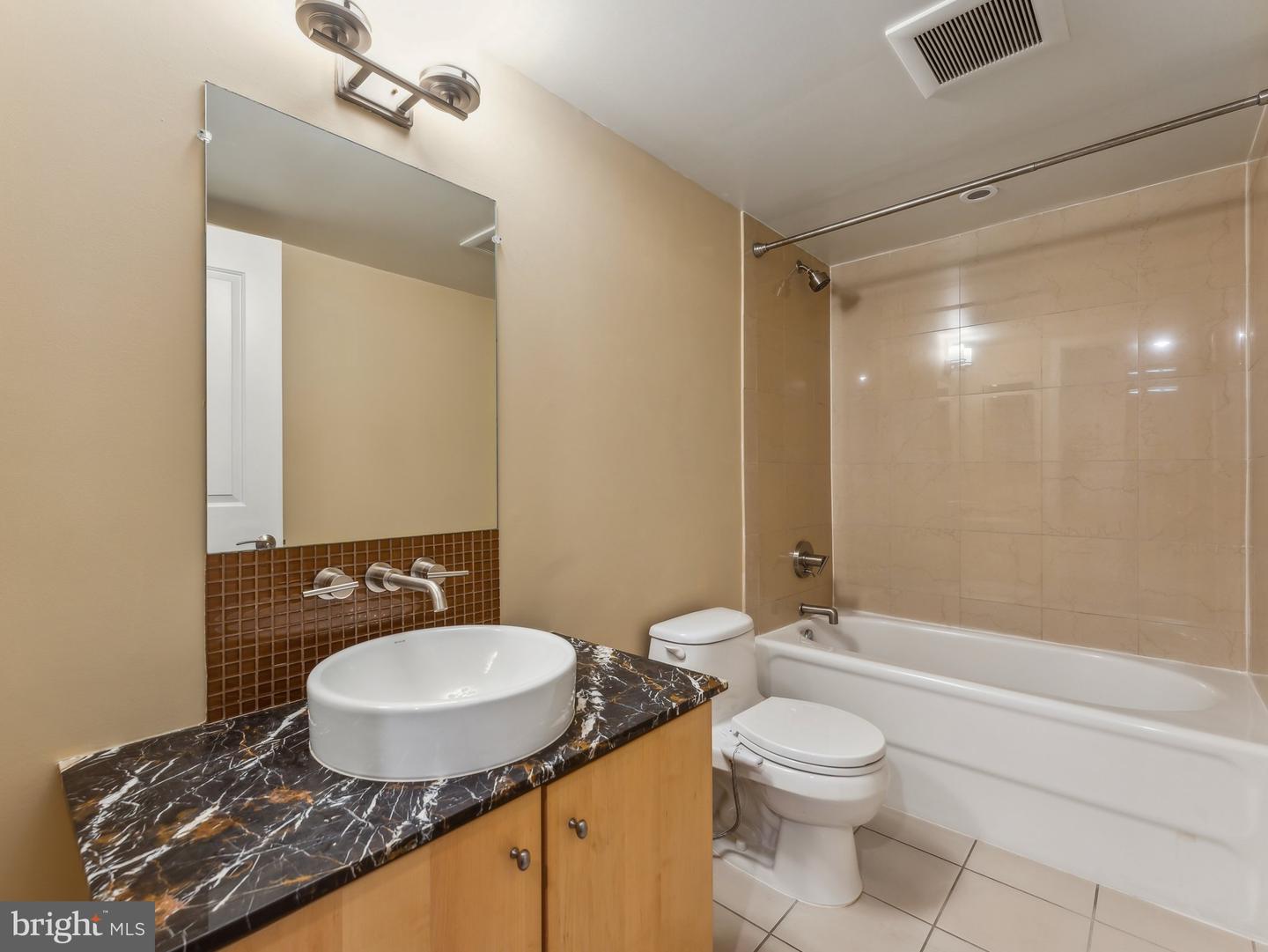 1025 1ST ST SE #202, WASHINGTON, District Of Columbia 20003, 2 Bedrooms Bedrooms, ,2 BathroomsBathrooms,Residential,For sale,1025 1ST ST SE #202,DCDC2184546 MLS # DCDC2184546