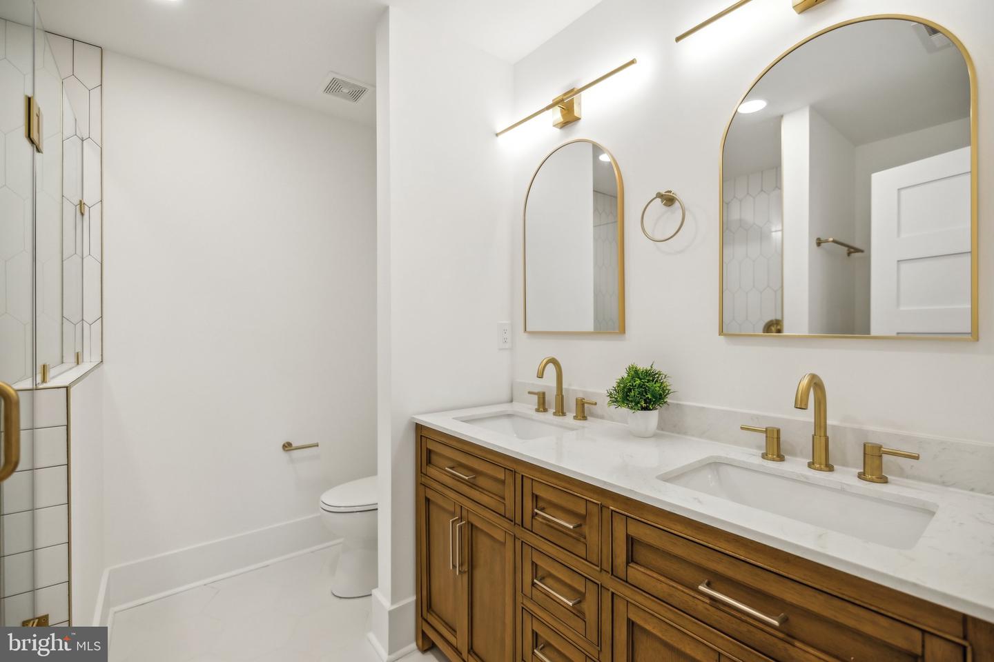3601 10TH ST NW #1, WASHINGTON, District Of Columbia 20010, 3 Bedrooms Bedrooms, ,3 BathroomsBathrooms,Residential,For sale,3601 10TH ST NW #1,DCDC2184978 MLS # DCDC2184978
