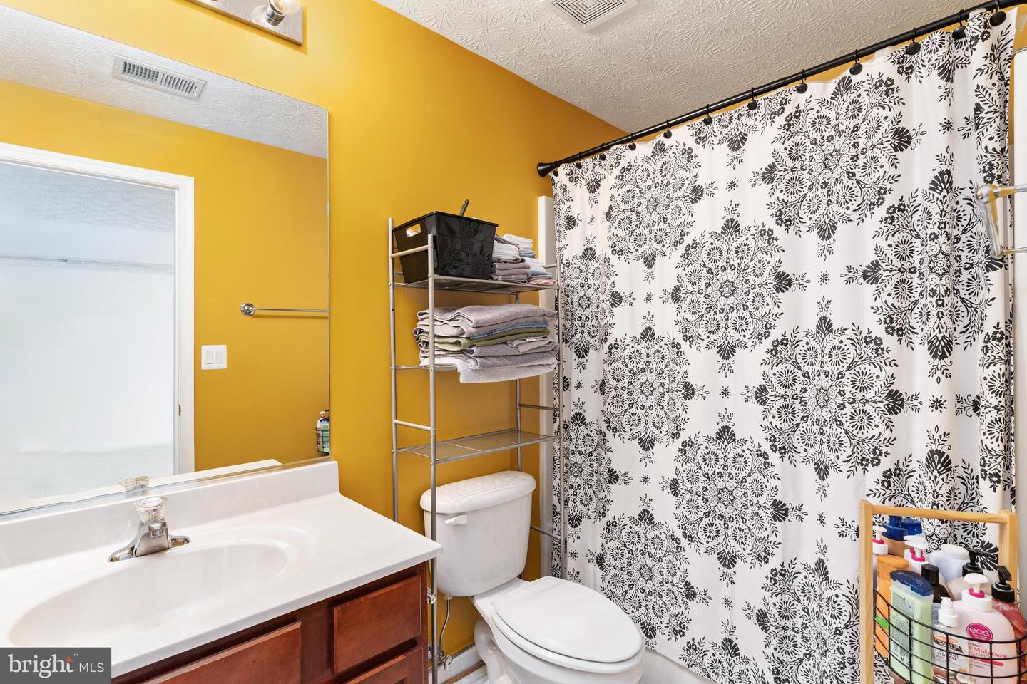 1191 VIRGINIA AVE, CULPEPER, Virginia 22701, 5 Bedrooms Bedrooms, ,5 BathroomsBathrooms,Residential,For sale,1191 VIRGINIA AVE,VACU2009750 MLS # VACU2009750