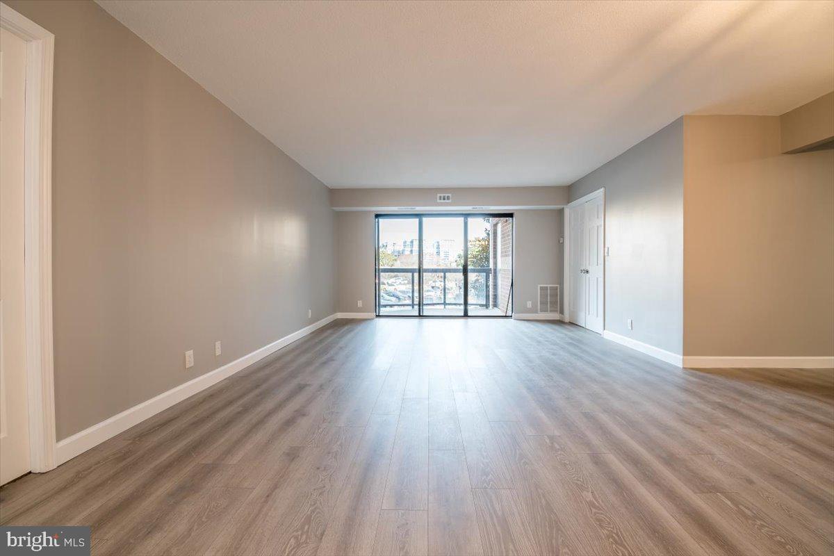 8370 GREENSBORO DR #203, MCLEAN, Virginia 22102, 2 Bedrooms Bedrooms, ,2 BathroomsBathrooms,Residential,For sale,8370 GREENSBORO DR #203,VAFX2221904 MLS # VAFX2221904