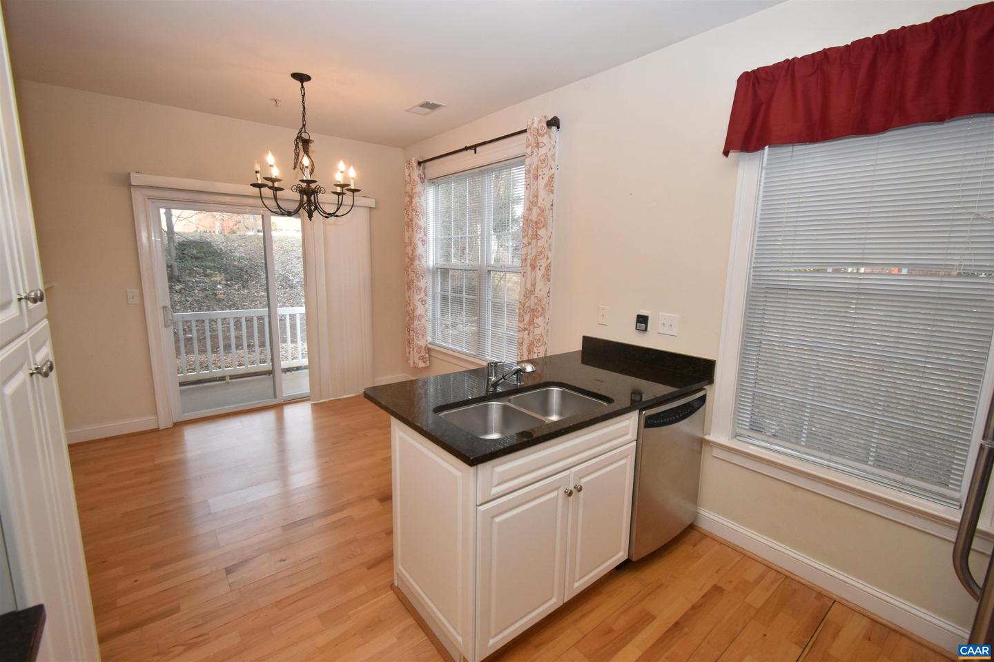 1052 GLENWOOD STATION LN #104, CHARLOTTESVILLE, Virginia 22901, 2 Bedrooms Bedrooms, ,2 BathroomsBathrooms,Residential,For sale,1052 GLENWOOD STATION LN #104,660883 MLS # 660883