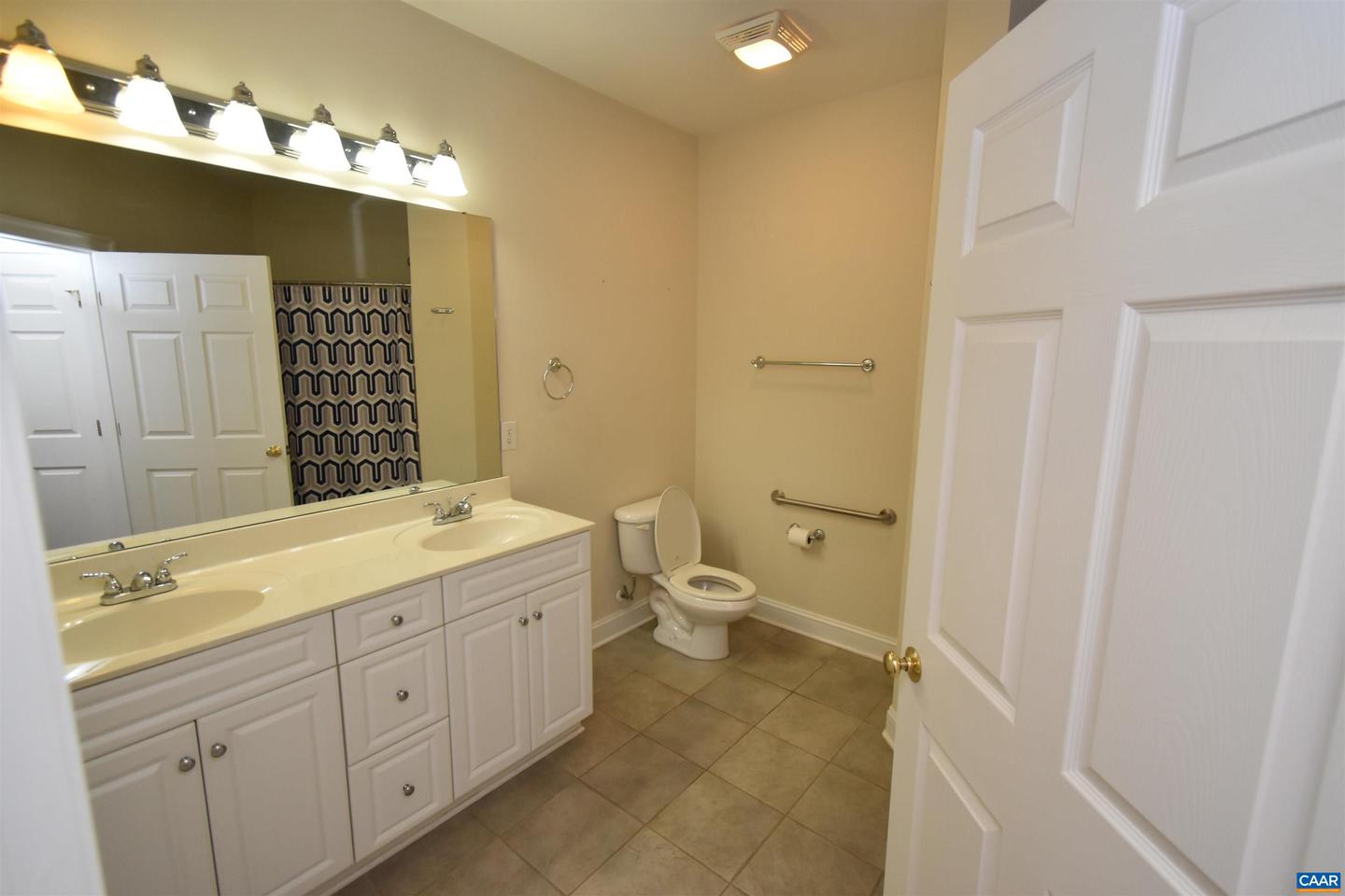 1052 GLENWOOD STATION LN #104, CHARLOTTESVILLE, Virginia 22901, 2 Bedrooms Bedrooms, ,2 BathroomsBathrooms,Residential,For sale,1052 GLENWOOD STATION LN #104,660883 MLS # 660883