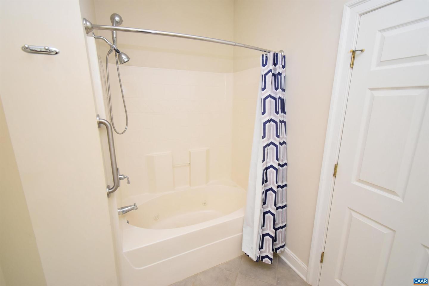 1052 GLENWOOD STATION LN #104, CHARLOTTESVILLE, Virginia 22901, 2 Bedrooms Bedrooms, ,2 BathroomsBathrooms,Residential,For sale,1052 GLENWOOD STATION LN #104,660883 MLS # 660883