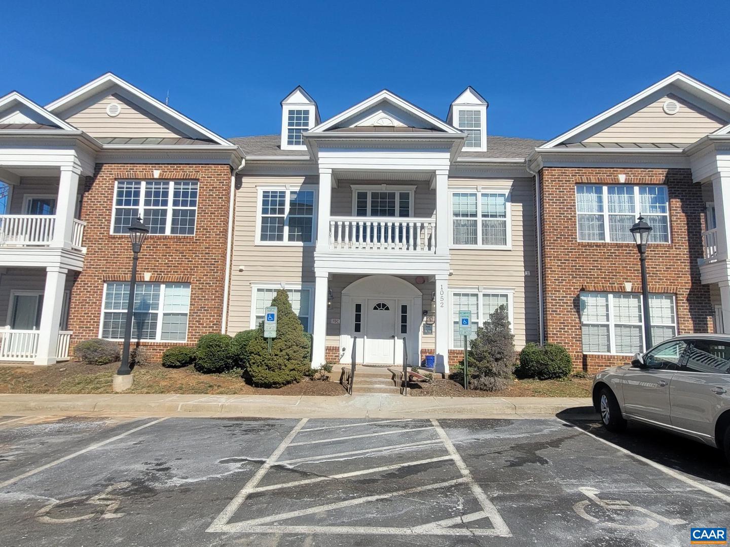 1052 GLENWOOD STATION LN #104, CHARLOTTESVILLE, Virginia 22901, 2 Bedrooms Bedrooms, ,2 BathroomsBathrooms,Residential,For sale,1052 GLENWOOD STATION LN #104,660883 MLS # 660883