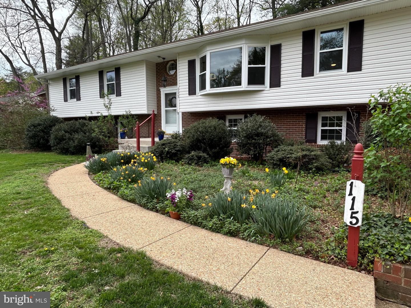 115 WOODLAND RD, FREDERICKSBURG, Virginia 22401, 5 Bedrooms Bedrooms, ,3 BathroomsBathrooms,Residential,For sale,115 WOODLAND RD,VAFB2007446 MLS # VAFB2007446