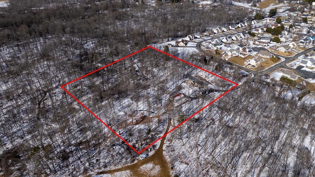 Drawn Boundary Lines Approximate. See actual survey for accuracy.