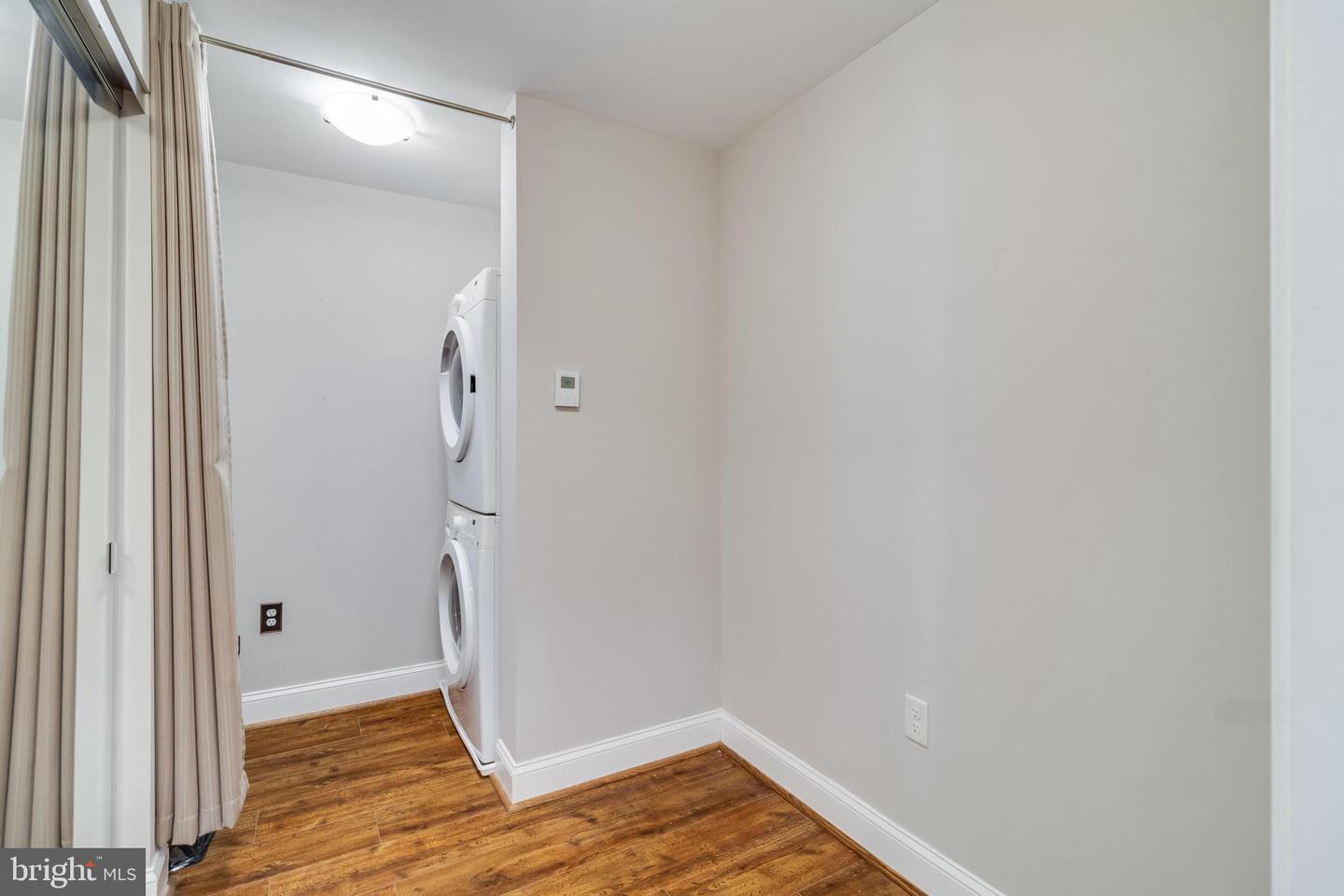 6301 EDSALL RD #303, ALEXANDRIA, Virginia 22312, 1 Bedroom Bedrooms, ,1 BathroomBathrooms,Residential,For sale,6301 EDSALL RD #303,VAFX2218316 MLS # VAFX2218316