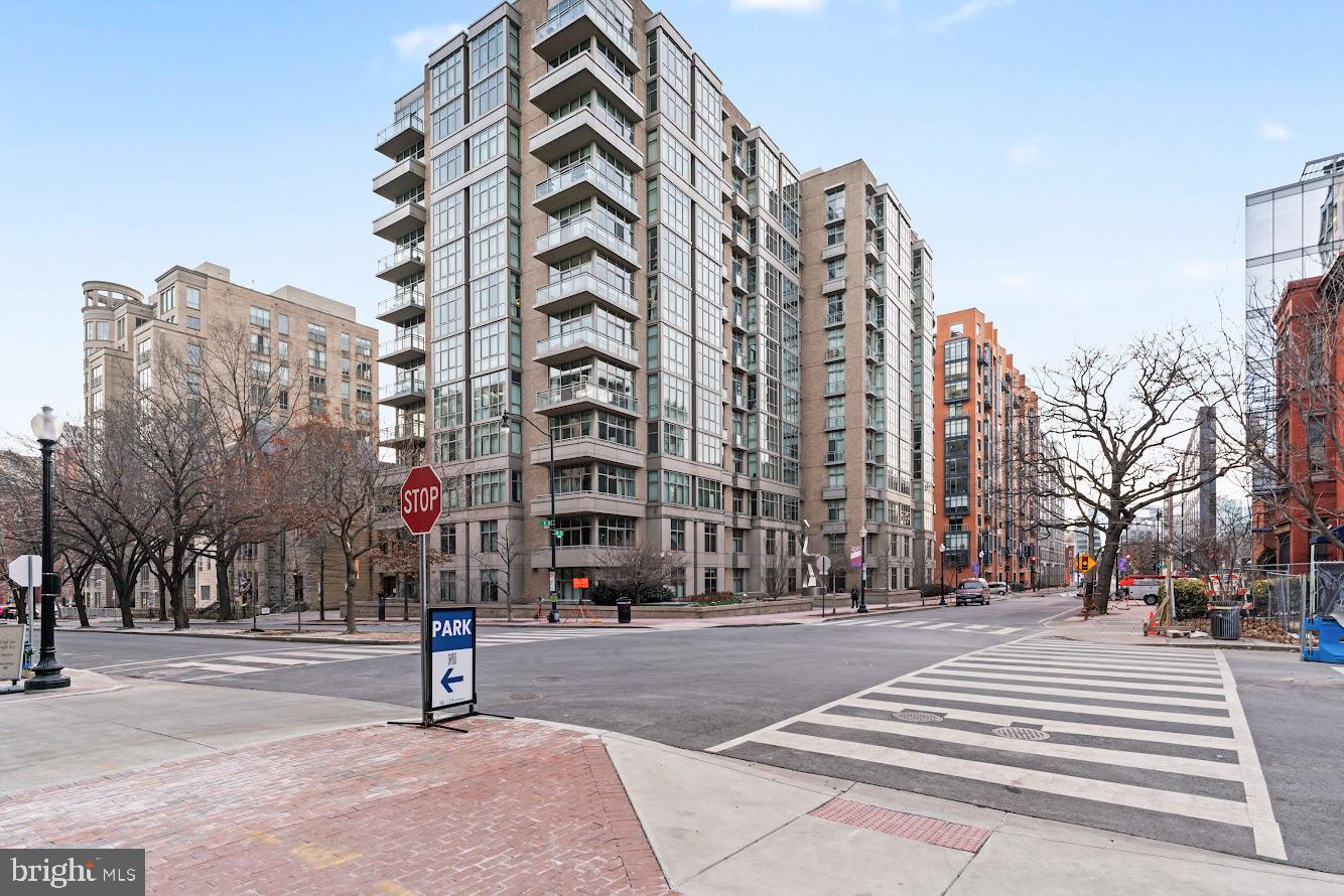 811 4TH ST NW #1011, WASHINGTON, District Of Columbia 20001, 3 Bedrooms Bedrooms, ,4 BathroomsBathrooms,Residential,For sale,811 4TH ST NW #1011,DCDC2175438 MLS # DCDC2175438