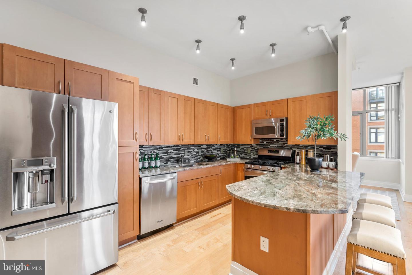 811 4TH ST NW #1011, WASHINGTON, District Of Columbia 20001, 3 Bedrooms Bedrooms, ,4 BathroomsBathrooms,Residential,For sale,811 4TH ST NW #1011,DCDC2175438 MLS # DCDC2175438