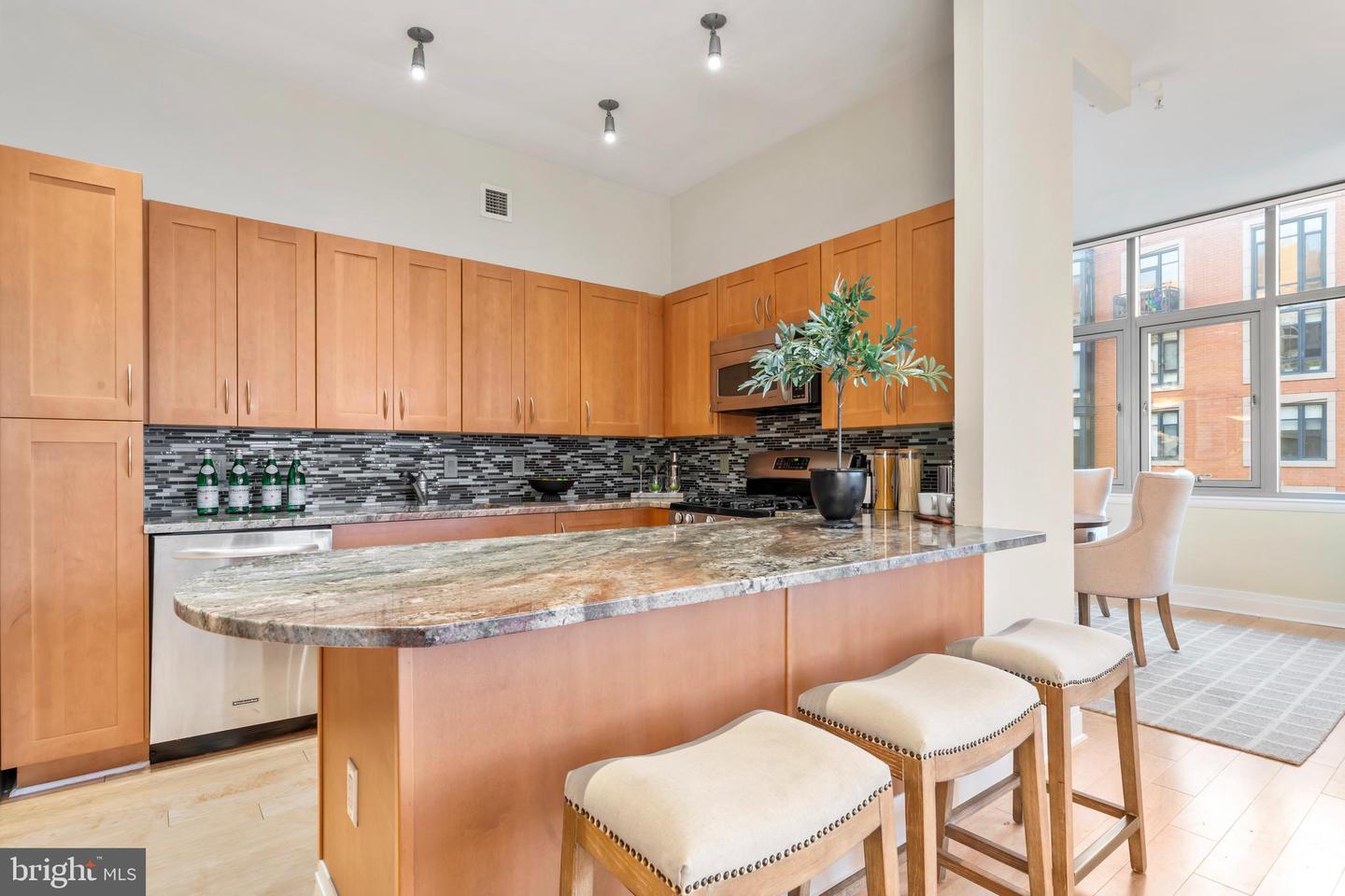 811 4TH ST NW #1011, WASHINGTON, District Of Columbia 20001, 3 Bedrooms Bedrooms, ,4 BathroomsBathrooms,Residential,For sale,811 4TH ST NW #1011,DCDC2175438 MLS # DCDC2175438