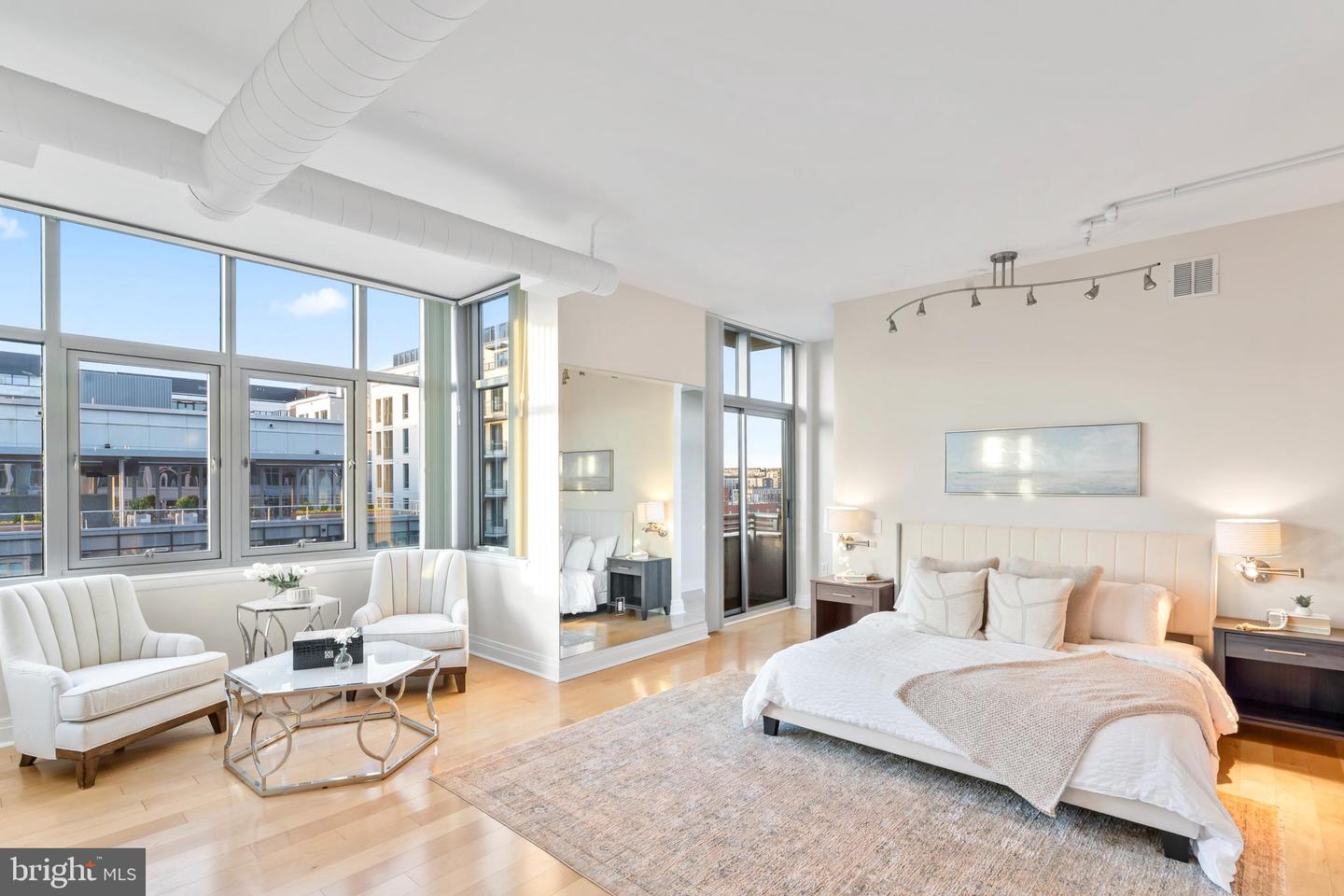 811 4TH ST NW #1011, WASHINGTON, District Of Columbia 20001, 3 Bedrooms Bedrooms, ,4 BathroomsBathrooms,Residential,For sale,811 4TH ST NW #1011,DCDC2175438 MLS # DCDC2175438