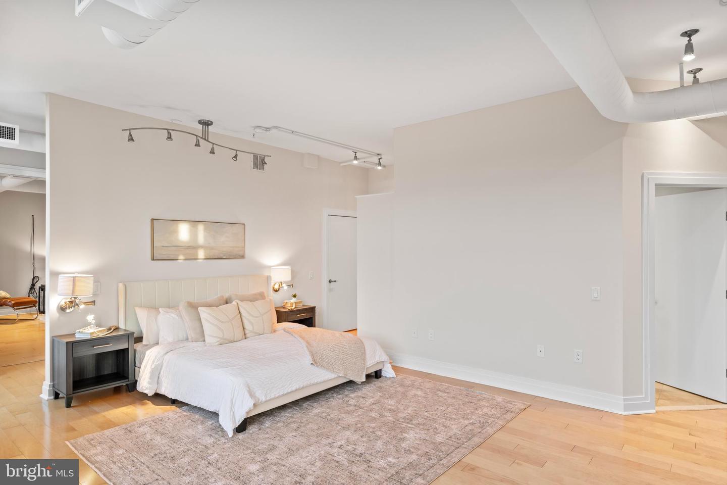 811 4TH ST NW #1011, WASHINGTON, District Of Columbia 20001, 3 Bedrooms Bedrooms, ,4 BathroomsBathrooms,Residential,For sale,811 4TH ST NW #1011,DCDC2175438 MLS # DCDC2175438