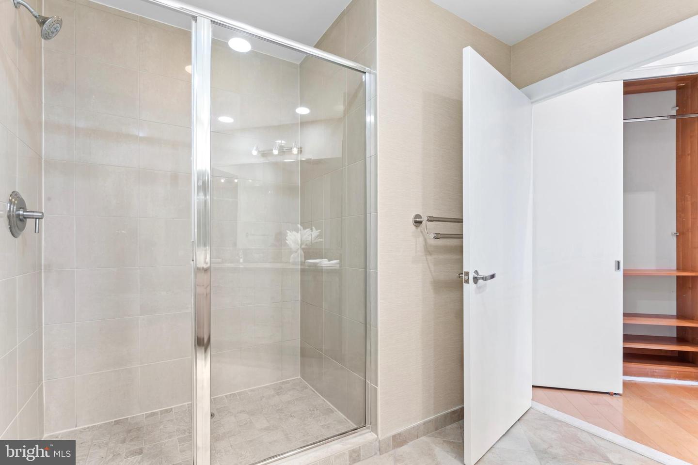 811 4TH ST NW #1011, WASHINGTON, District Of Columbia 20001, 3 Bedrooms Bedrooms, ,4 BathroomsBathrooms,Residential,For sale,811 4TH ST NW #1011,DCDC2175438 MLS # DCDC2175438