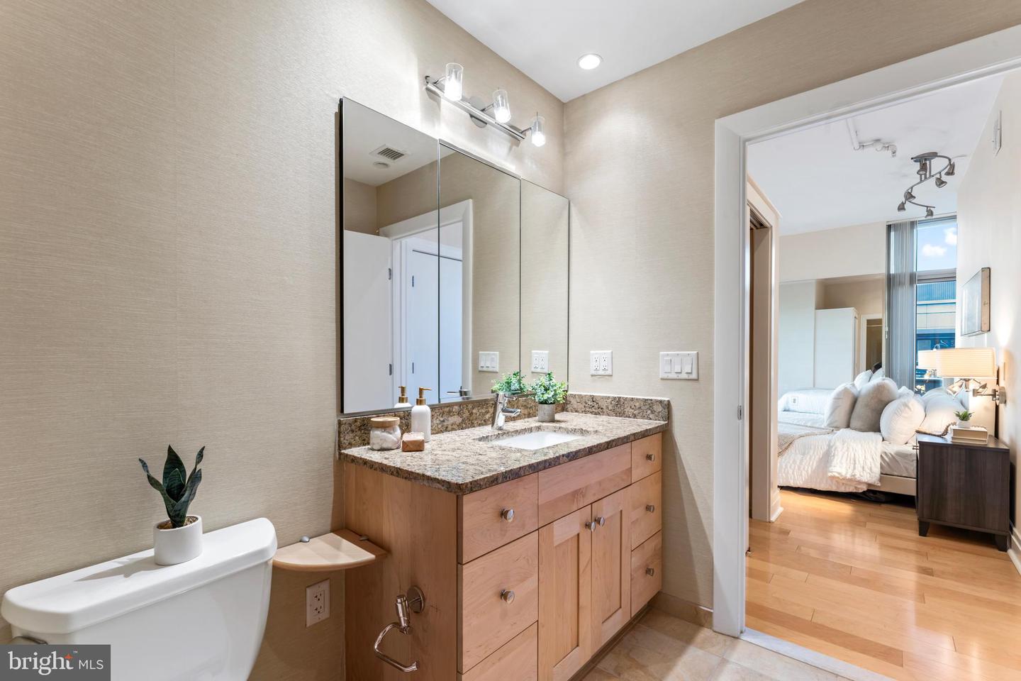 811 4TH ST NW #1011, WASHINGTON, District Of Columbia 20001, 3 Bedrooms Bedrooms, ,4 BathroomsBathrooms,Residential,For sale,811 4TH ST NW #1011,DCDC2175438 MLS # DCDC2175438