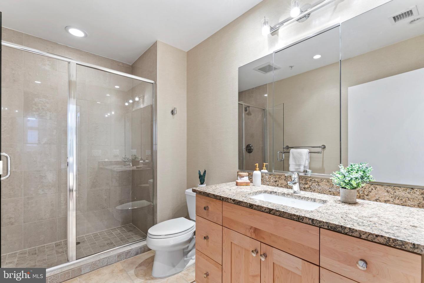 811 4TH ST NW #1011, WASHINGTON, District Of Columbia 20001, 3 Bedrooms Bedrooms, ,4 BathroomsBathrooms,Residential,For sale,811 4TH ST NW #1011,DCDC2175438 MLS # DCDC2175438