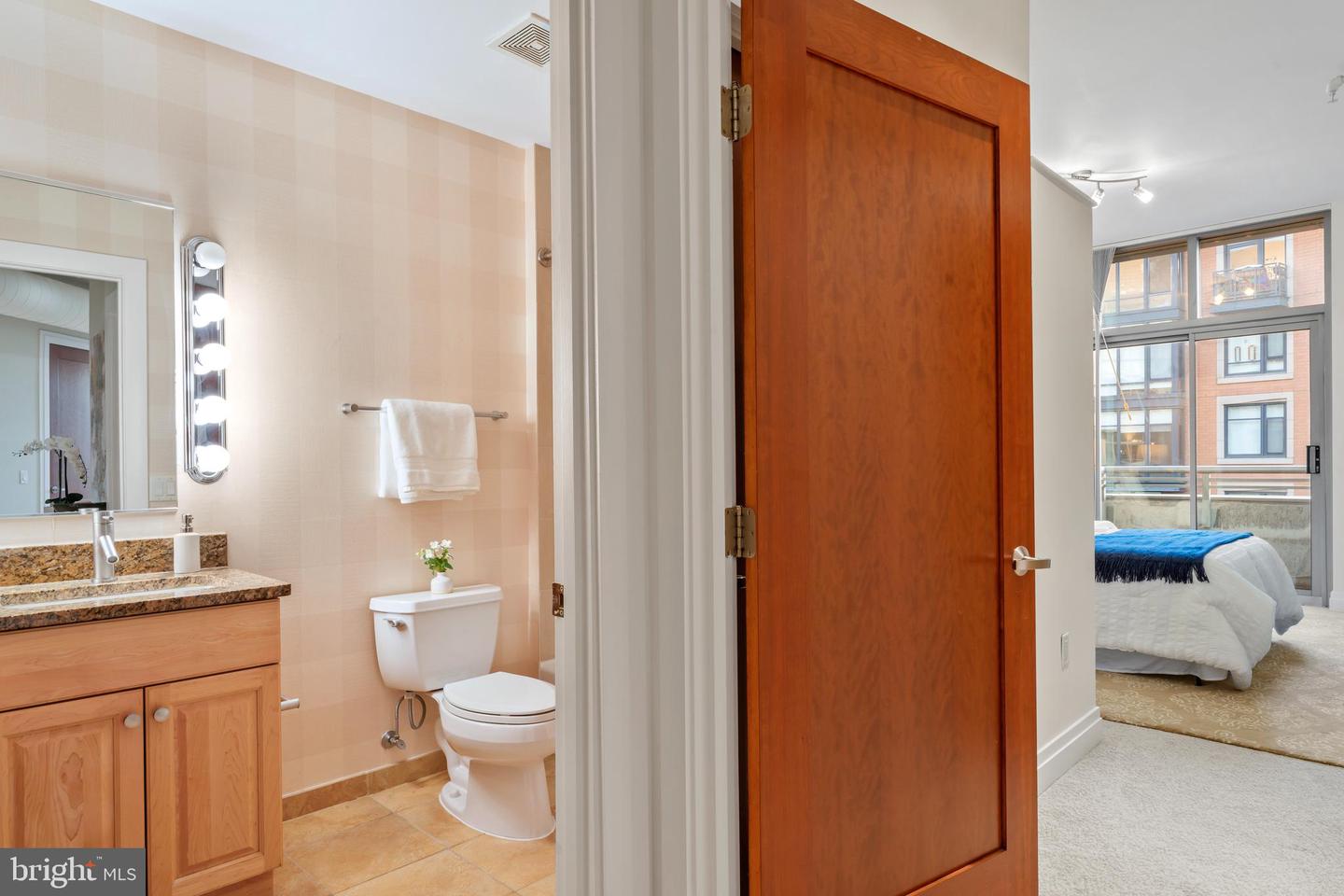 811 4TH ST NW #1011, WASHINGTON, District Of Columbia 20001, 3 Bedrooms Bedrooms, ,4 BathroomsBathrooms,Residential,For sale,811 4TH ST NW #1011,DCDC2175438 MLS # DCDC2175438