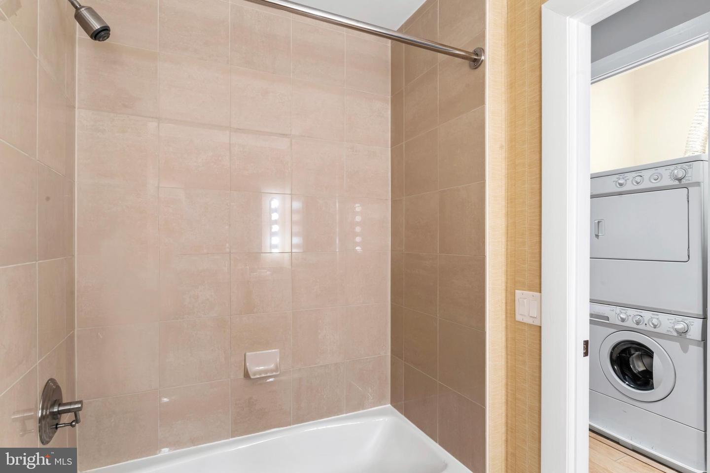 811 4TH ST NW #1011, WASHINGTON, District Of Columbia 20001, 3 Bedrooms Bedrooms, ,4 BathroomsBathrooms,Residential,For sale,811 4TH ST NW #1011,DCDC2175438 MLS # DCDC2175438