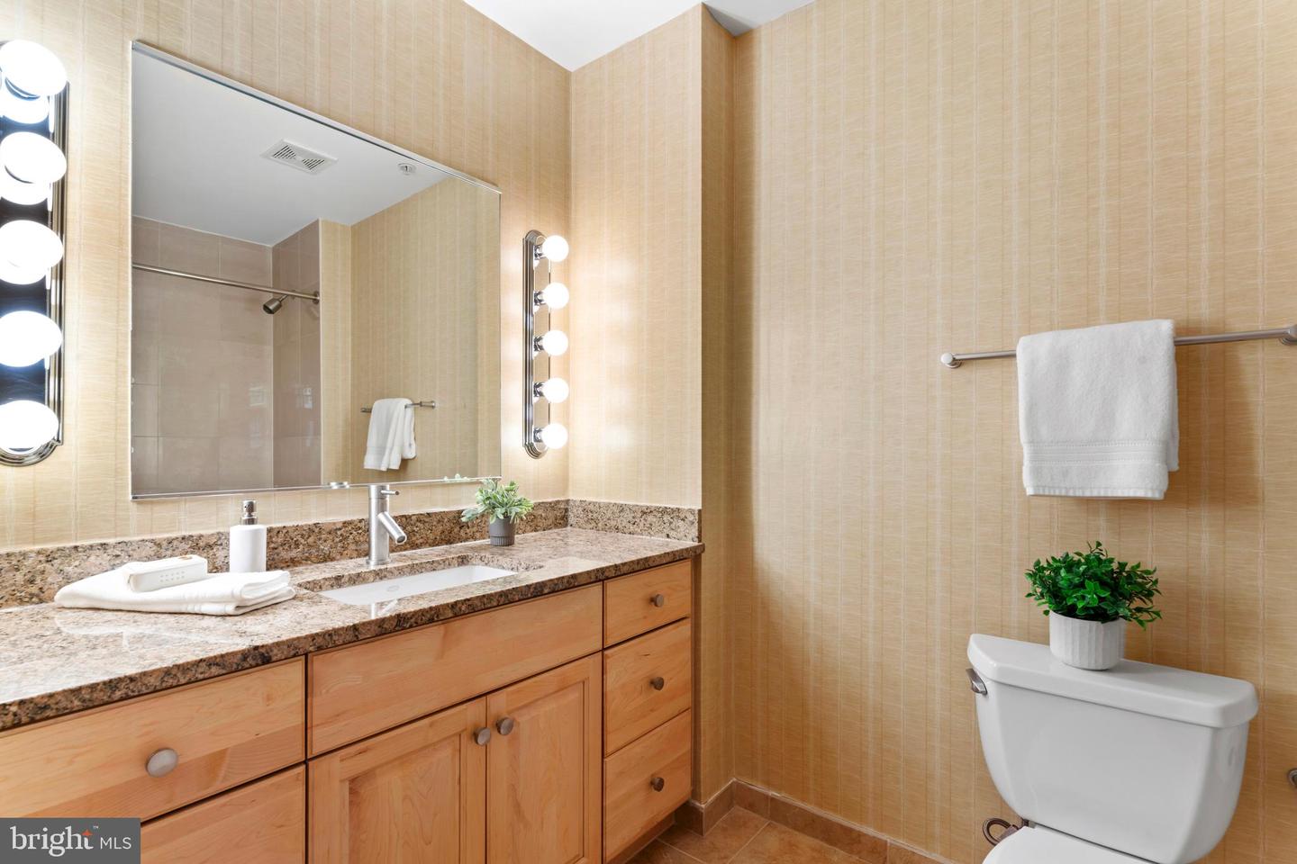811 4TH ST NW #1011, WASHINGTON, District Of Columbia 20001, 3 Bedrooms Bedrooms, ,4 BathroomsBathrooms,Residential,For sale,811 4TH ST NW #1011,DCDC2175438 MLS # DCDC2175438