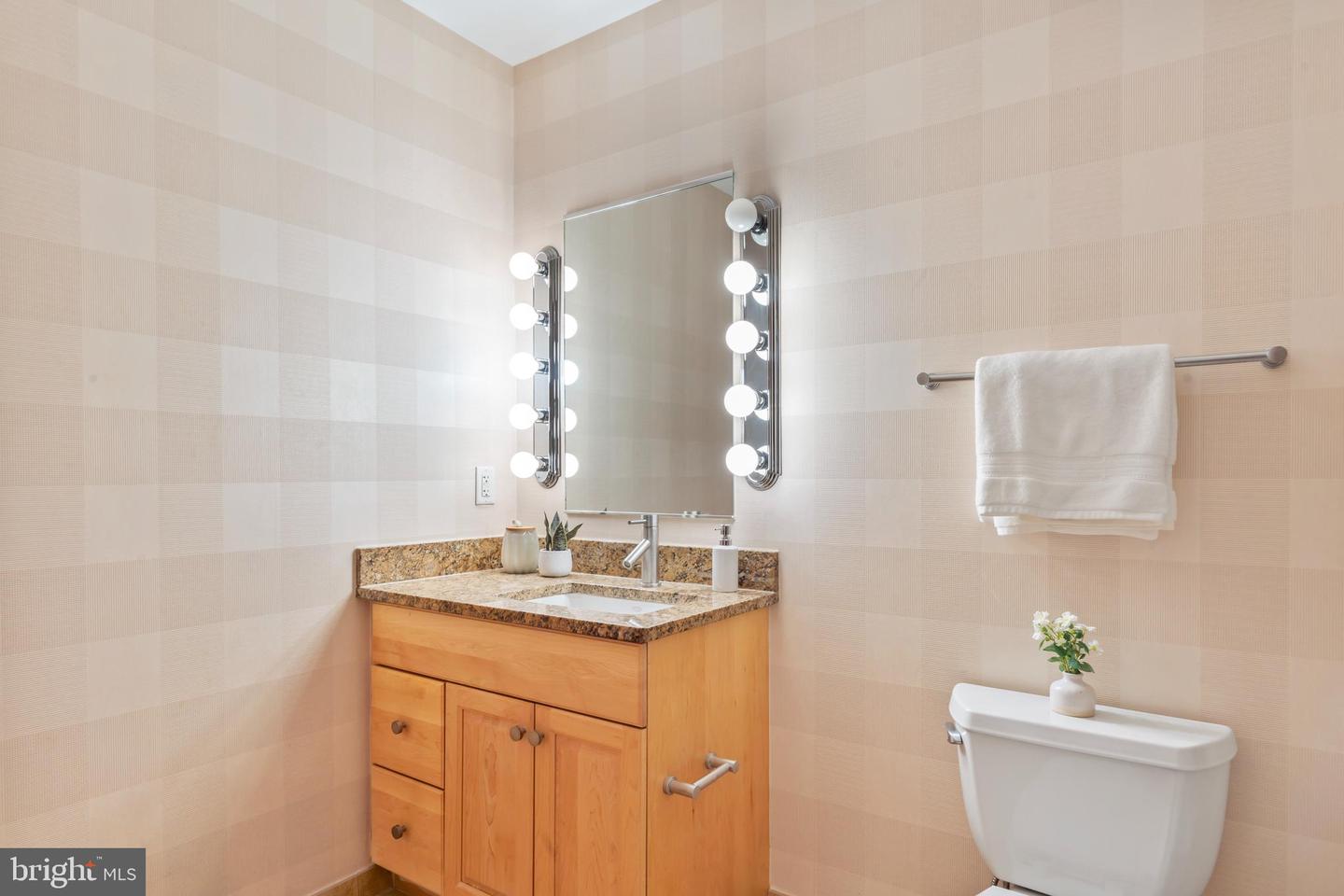 811 4TH ST NW #1011, WASHINGTON, District Of Columbia 20001, 3 Bedrooms Bedrooms, ,4 BathroomsBathrooms,Residential,For sale,811 4TH ST NW #1011,DCDC2175438 MLS # DCDC2175438