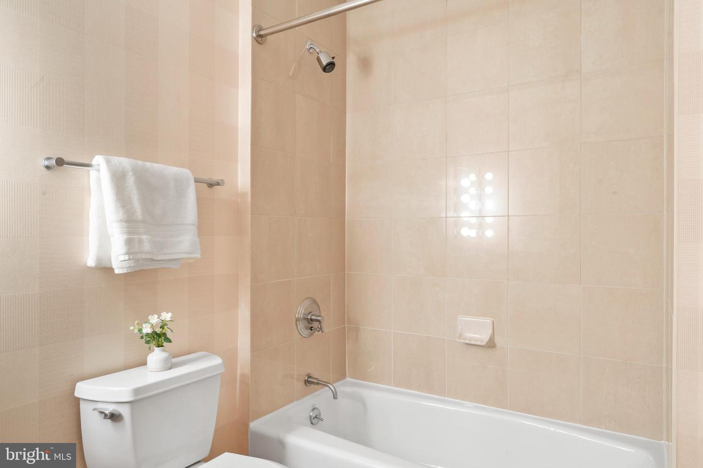 811 4TH ST NW #1011, WASHINGTON, District Of Columbia 20001, 3 Bedrooms Bedrooms, ,4 BathroomsBathrooms,Residential,For sale,811 4TH ST NW #1011,DCDC2175438 MLS # DCDC2175438